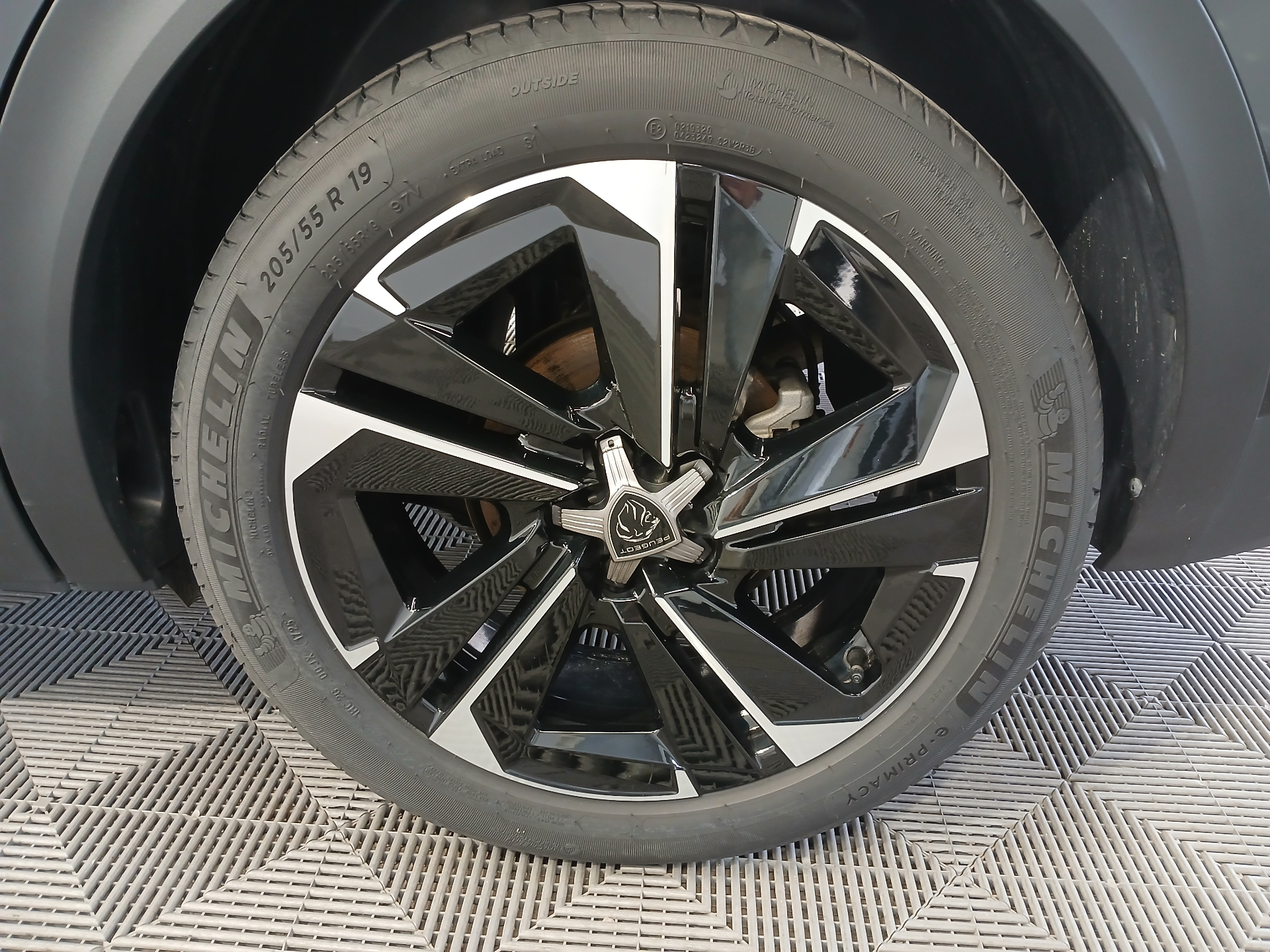PEUGEOT 408 Allure Hybrid 145 ch e-DCS6