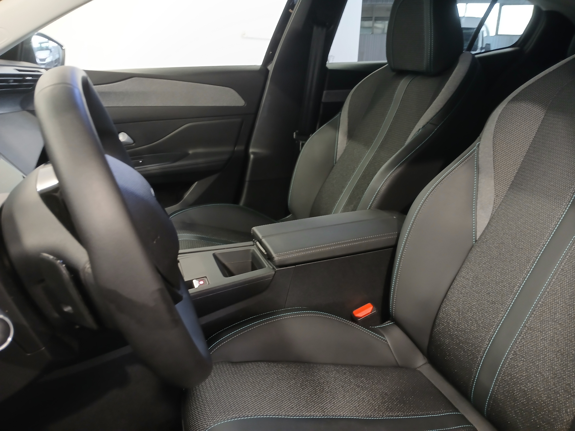 PEUGEOT 408 Allure Hybrid 145 ch e-DCS6