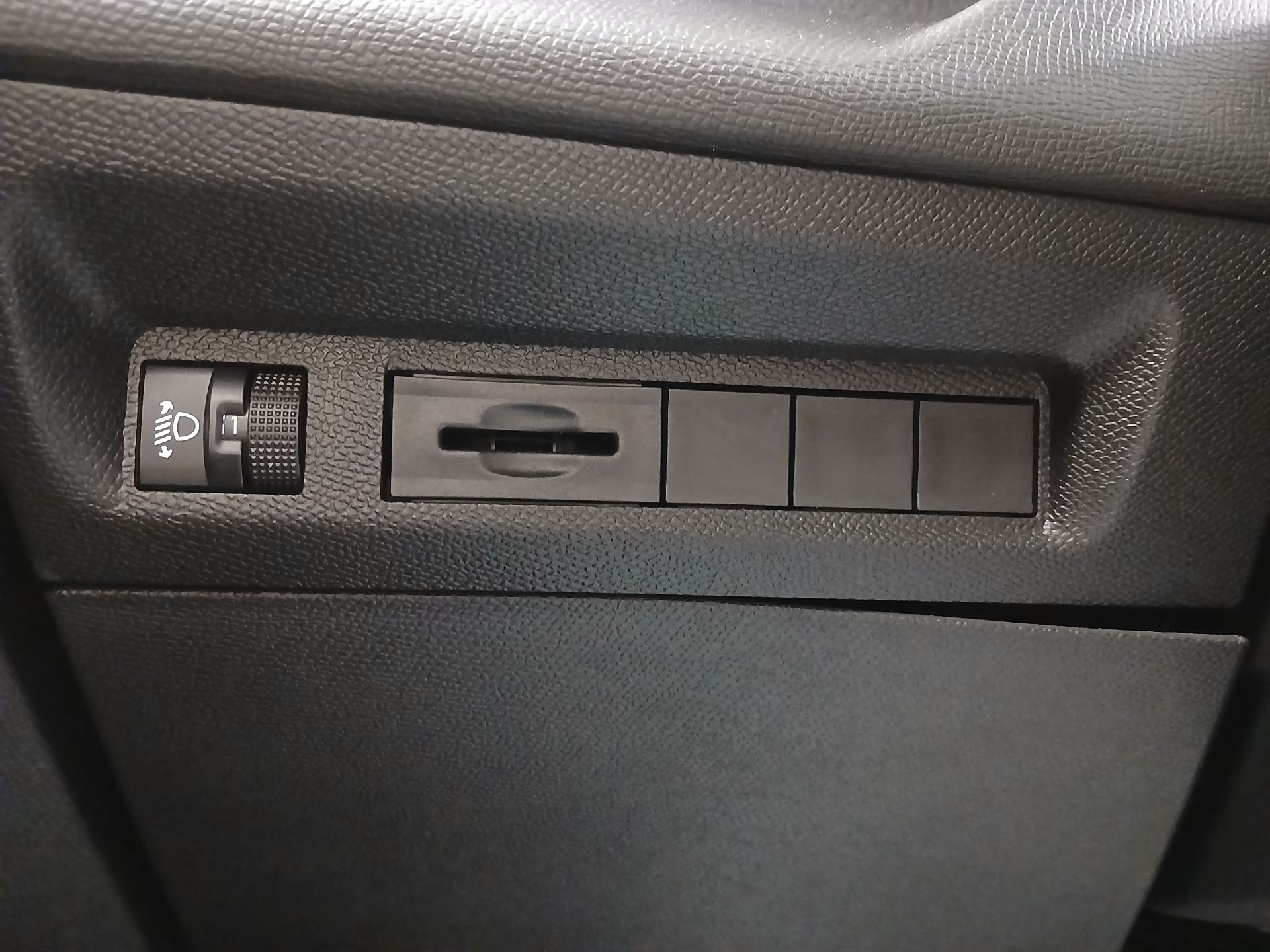 PEUGEOT 408 Allure Hybrid 145 ch e-DCS6