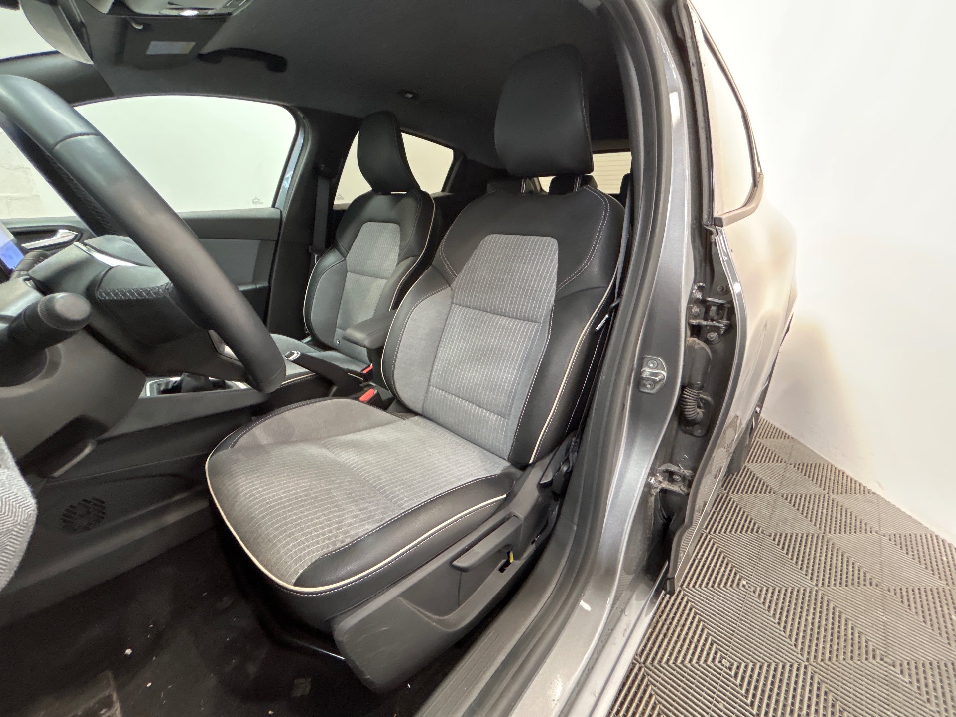 RENAULT CLIO V Techno 90 tce