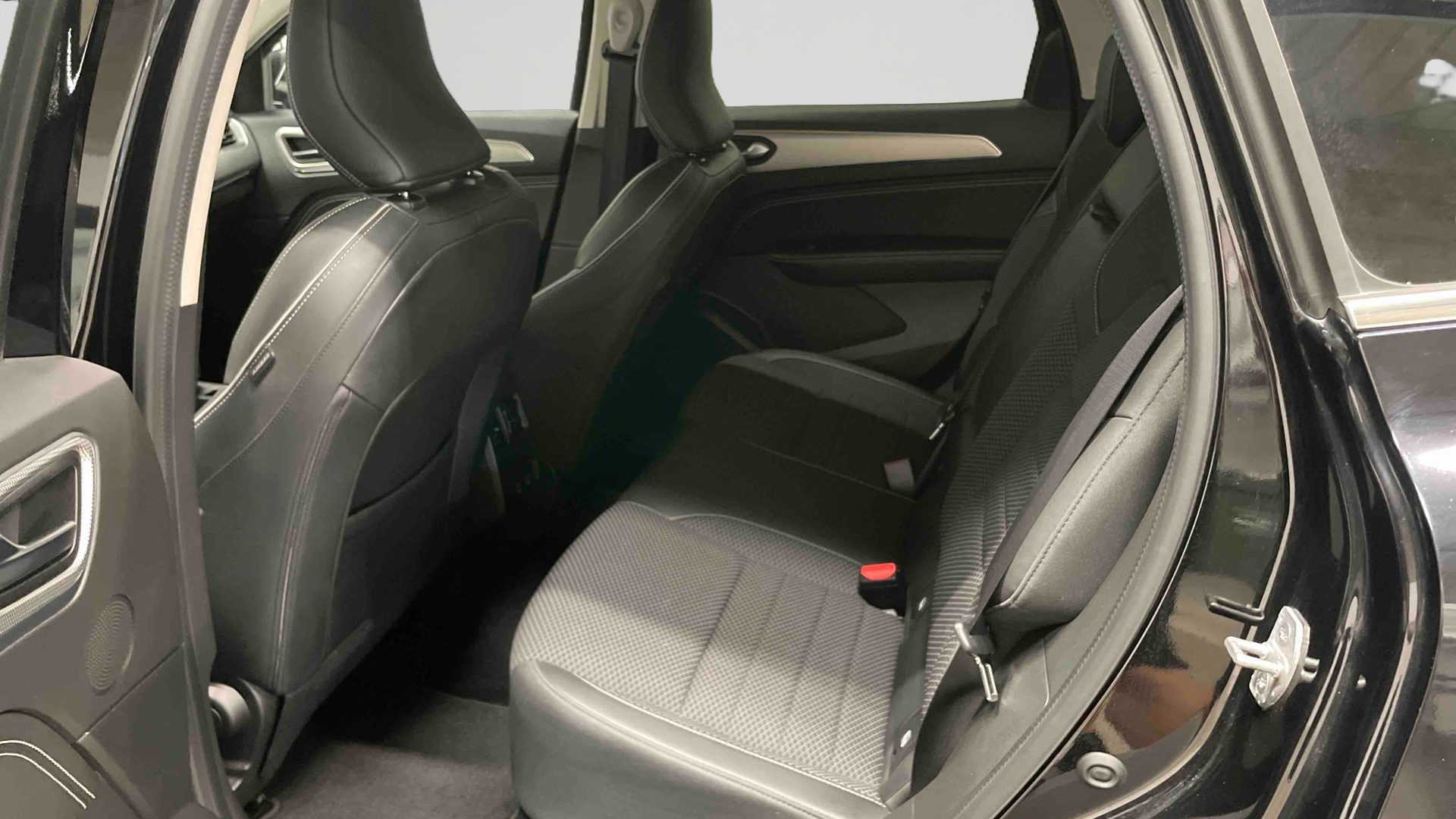 RENAULT ARKANA E-Tech 145 - 21B Intens