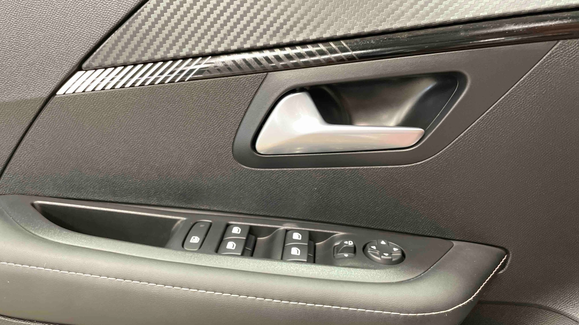 PEUGEOT 208 Allure 100 ch BVM6