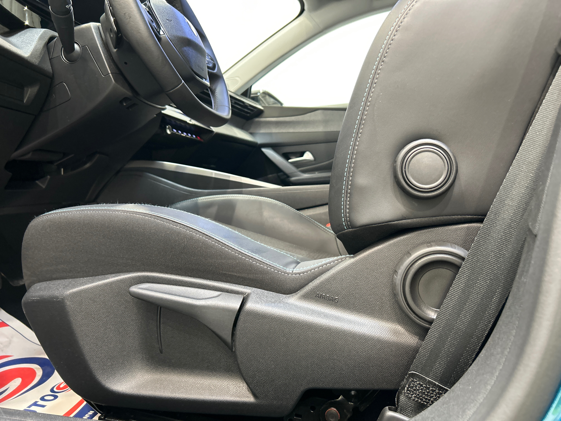 PEUGEOT 408 Allure Hybrid 145 ch e-DCS6