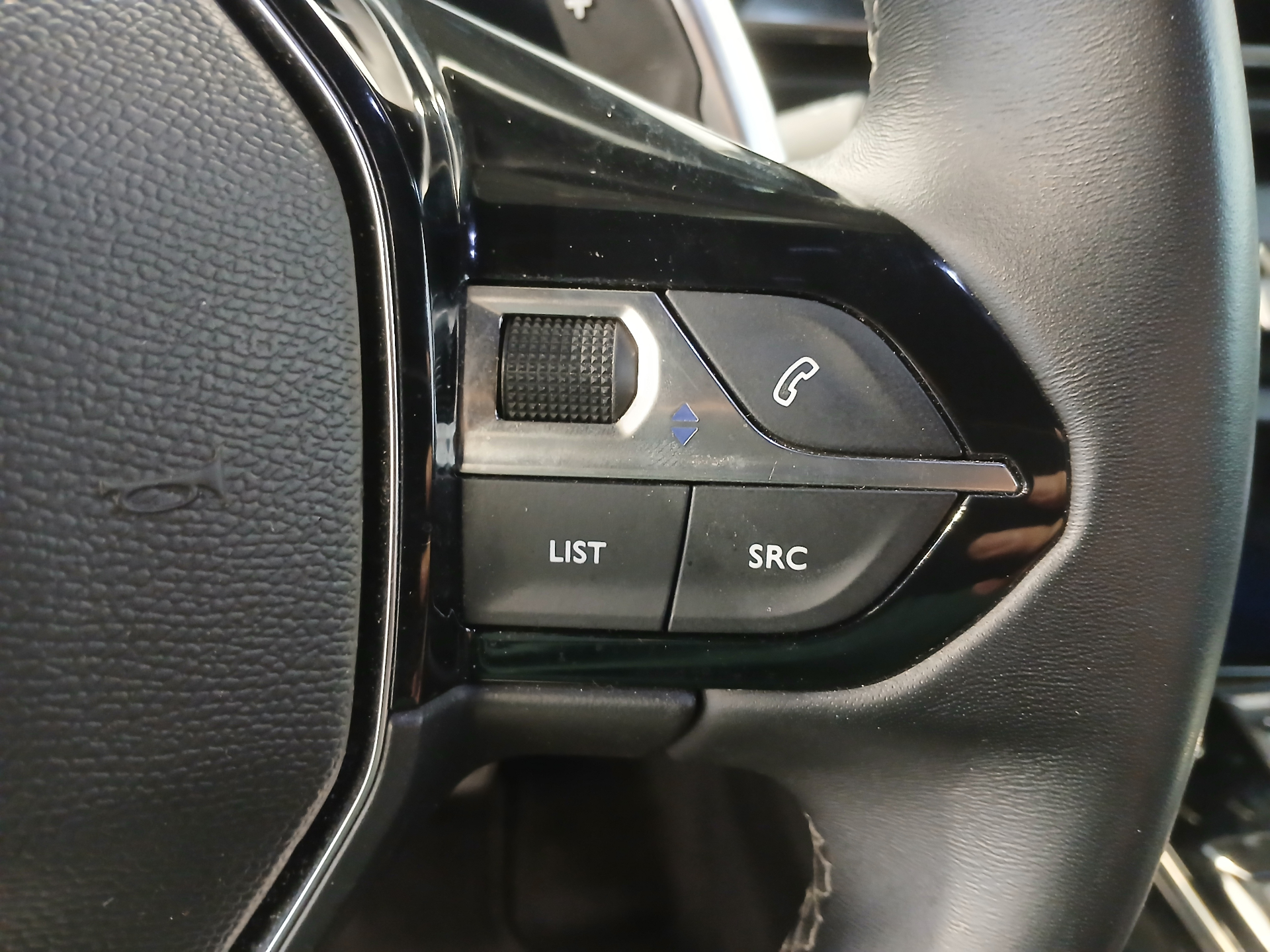PEUGEOT 5008 ALLURE PACK BLUEHDI 130 S&S EAT8
