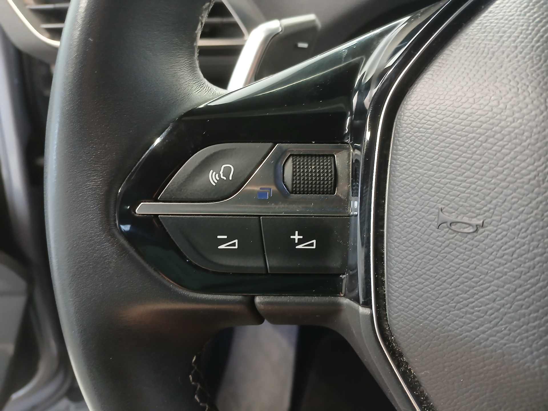 PEUGEOT 5008 ALLURE PACK BLUEHDI 130 S&S EAT8
