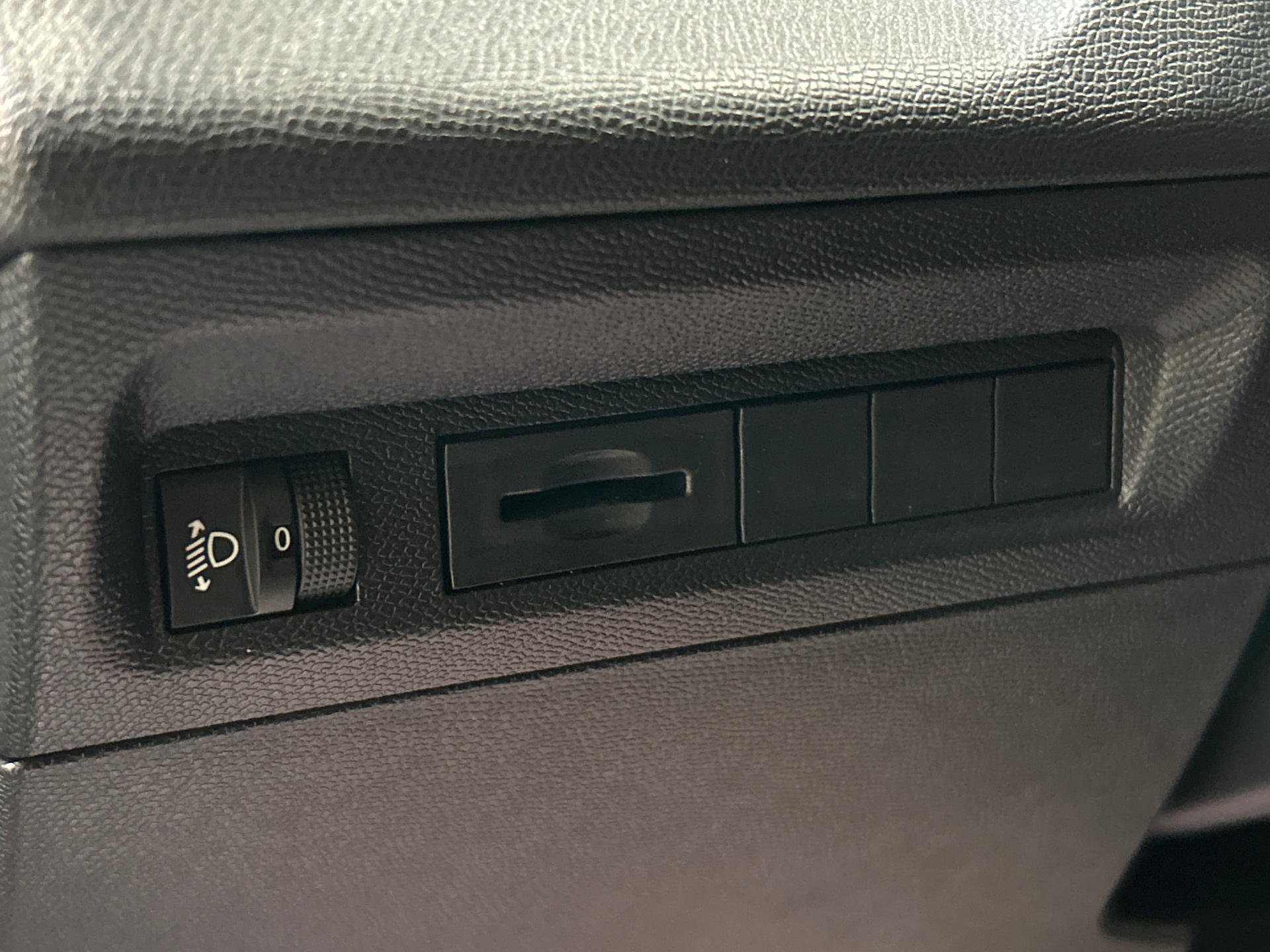 PEUGEOT 408 Allure Hybrid 145 ch e-DCS6