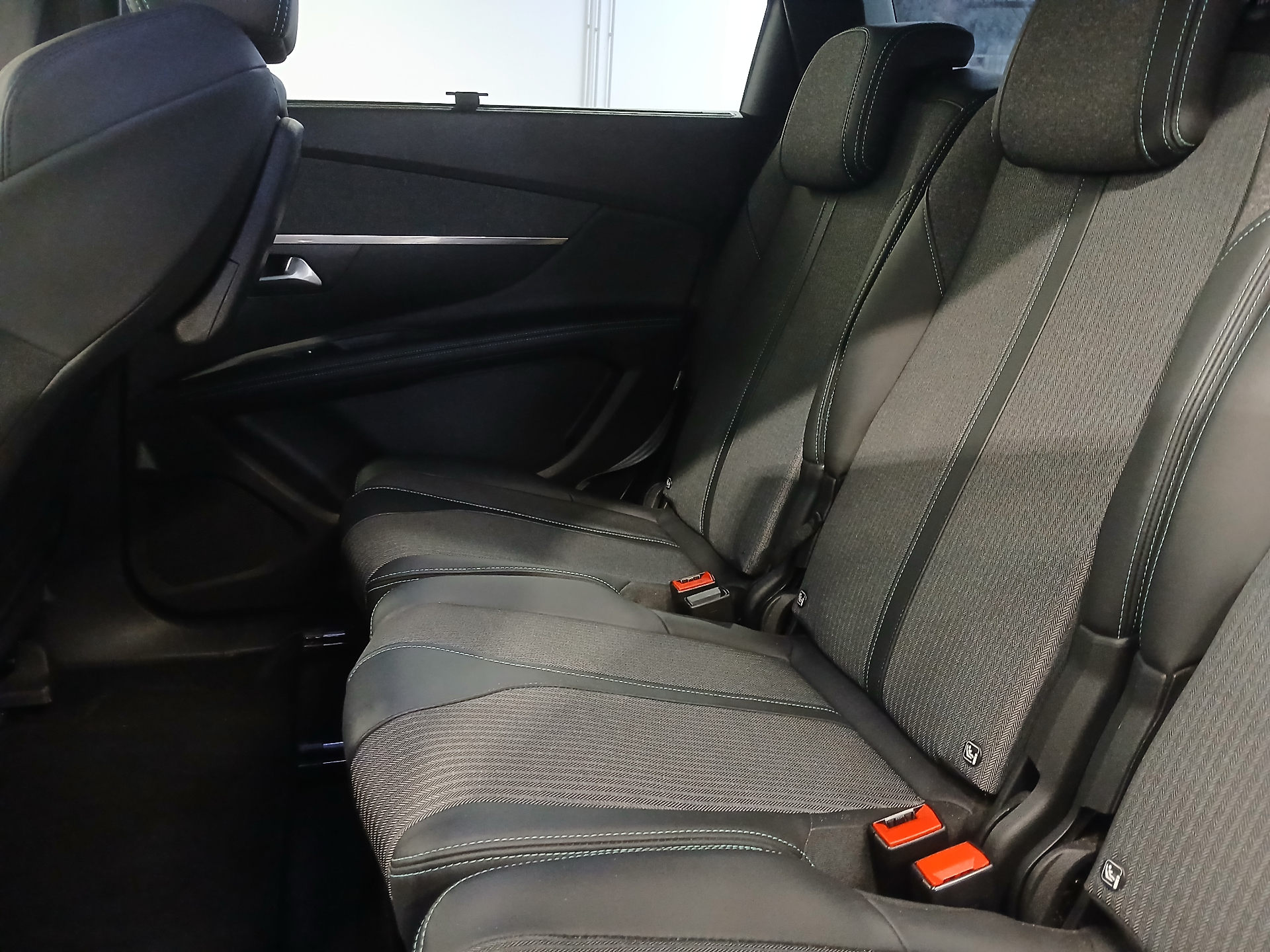PEUGEOT 5008 ALLURE PACK BLUEHDI 130 S&S EAT8