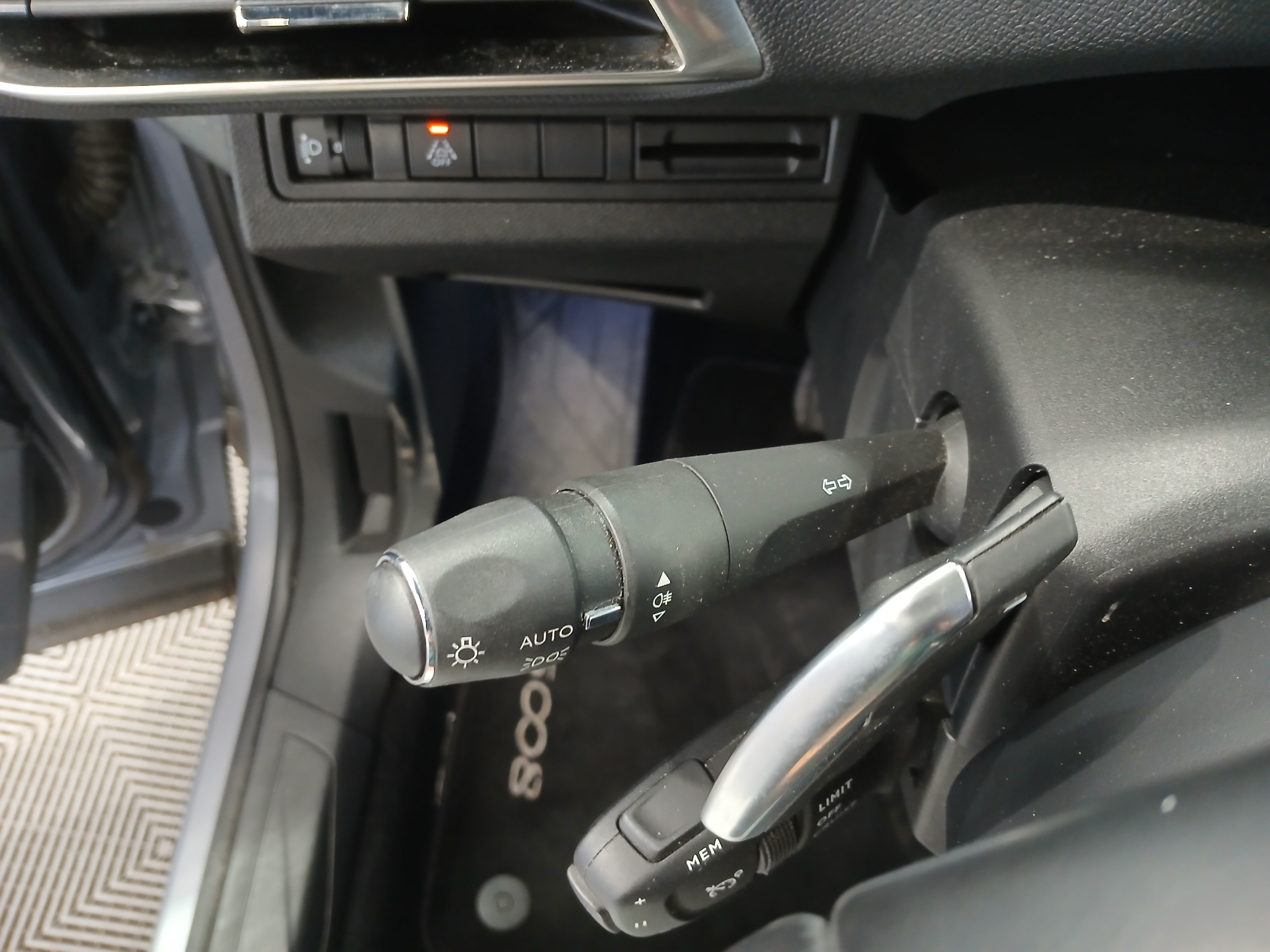 PEUGEOT 5008 ALLURE PACK BLUEHDI 130 S&S EAT8
