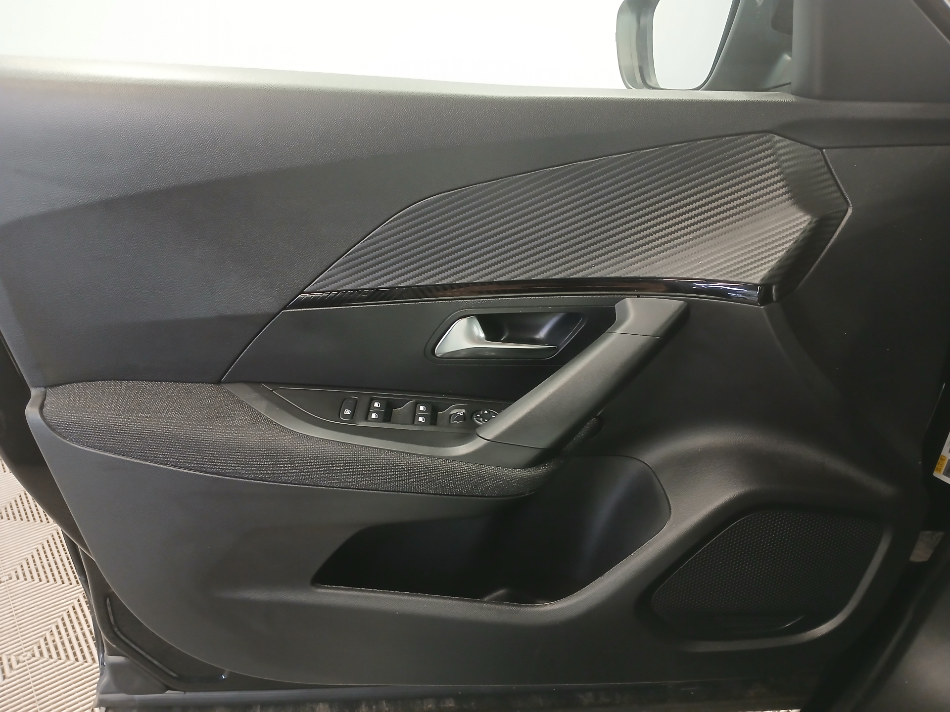 PEUGEOT 2008 Style 100 ch BVM6