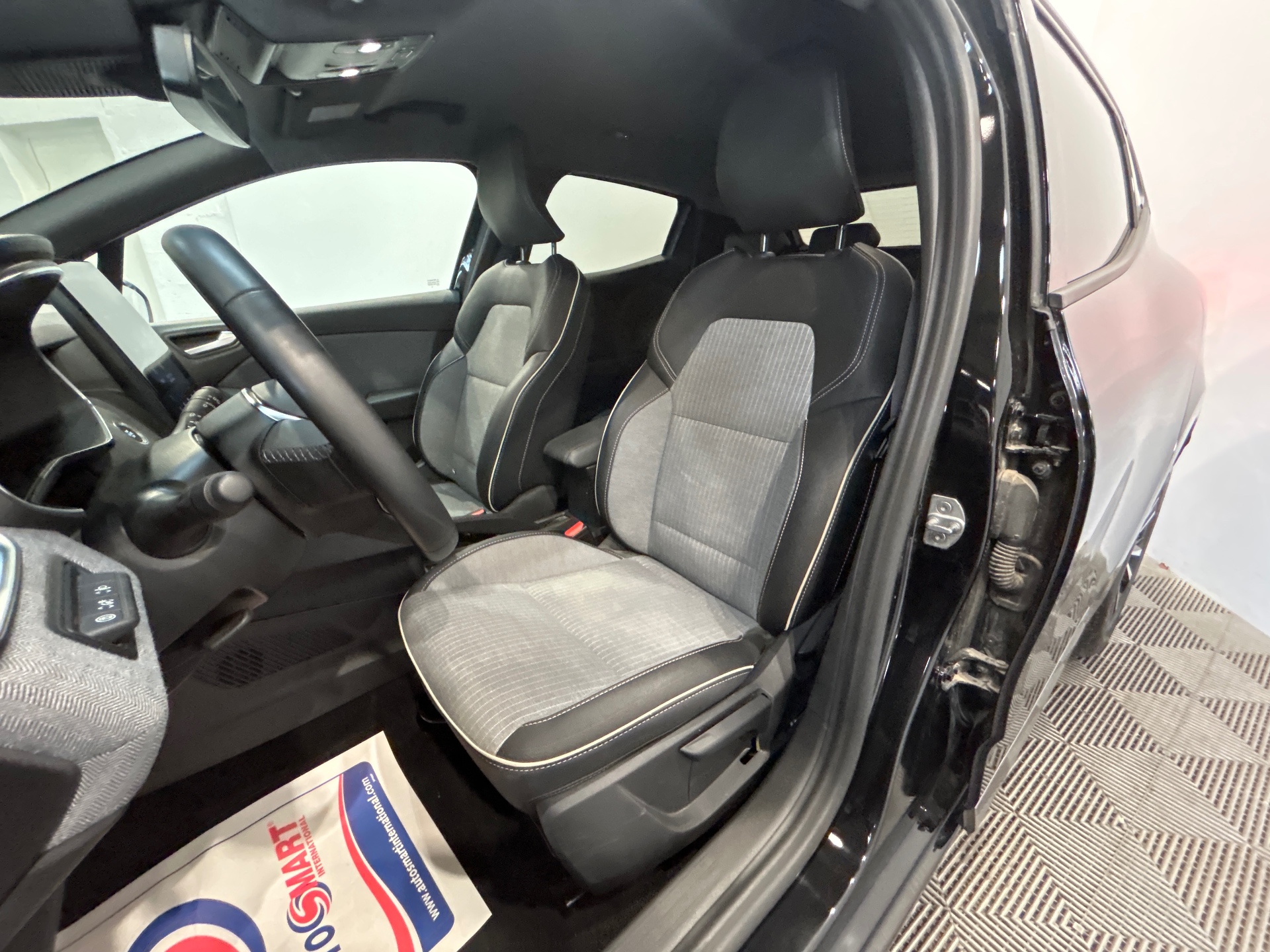 RENAULT CLIO V Techno 90 tce