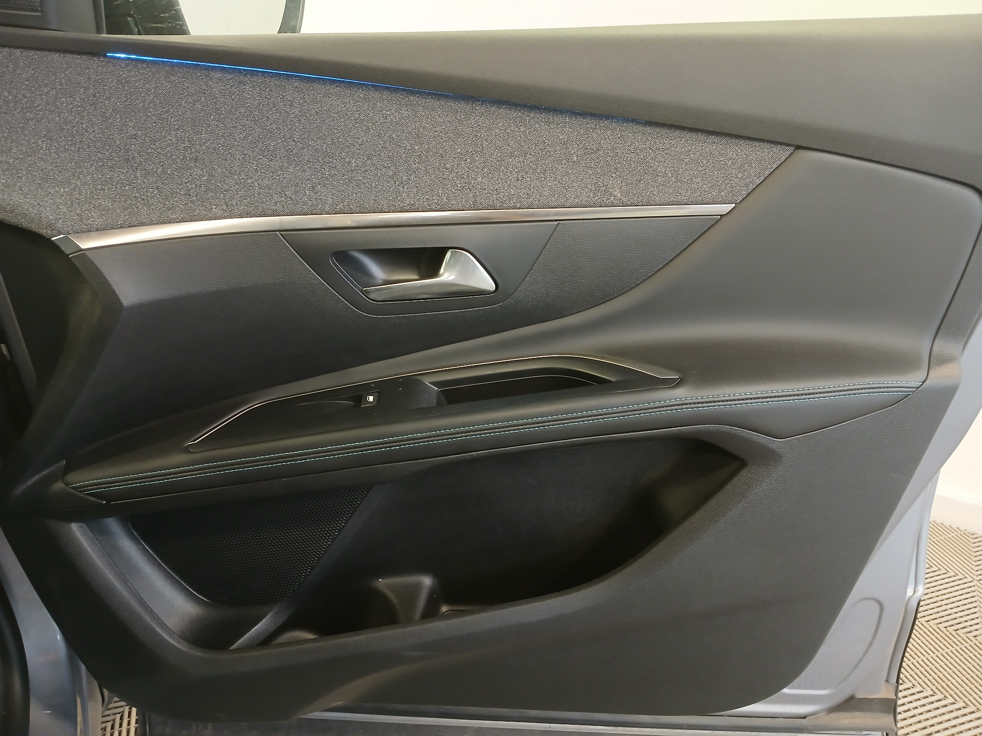 PEUGEOT 5008 ALLURE PACK BLUEHDI 130 S&S EAT8