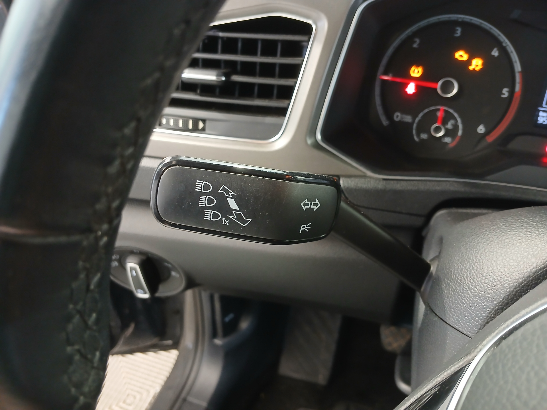 VOLKSWAGEN T-ROC 2.0 TDI 115 Start/Stop BVM6 Lounge Business