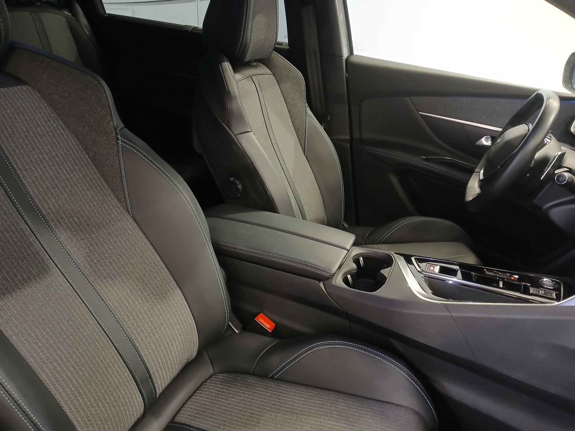 PEUGEOT 5008 ALLURE PACK BLUEHDI 130 S&S EAT8