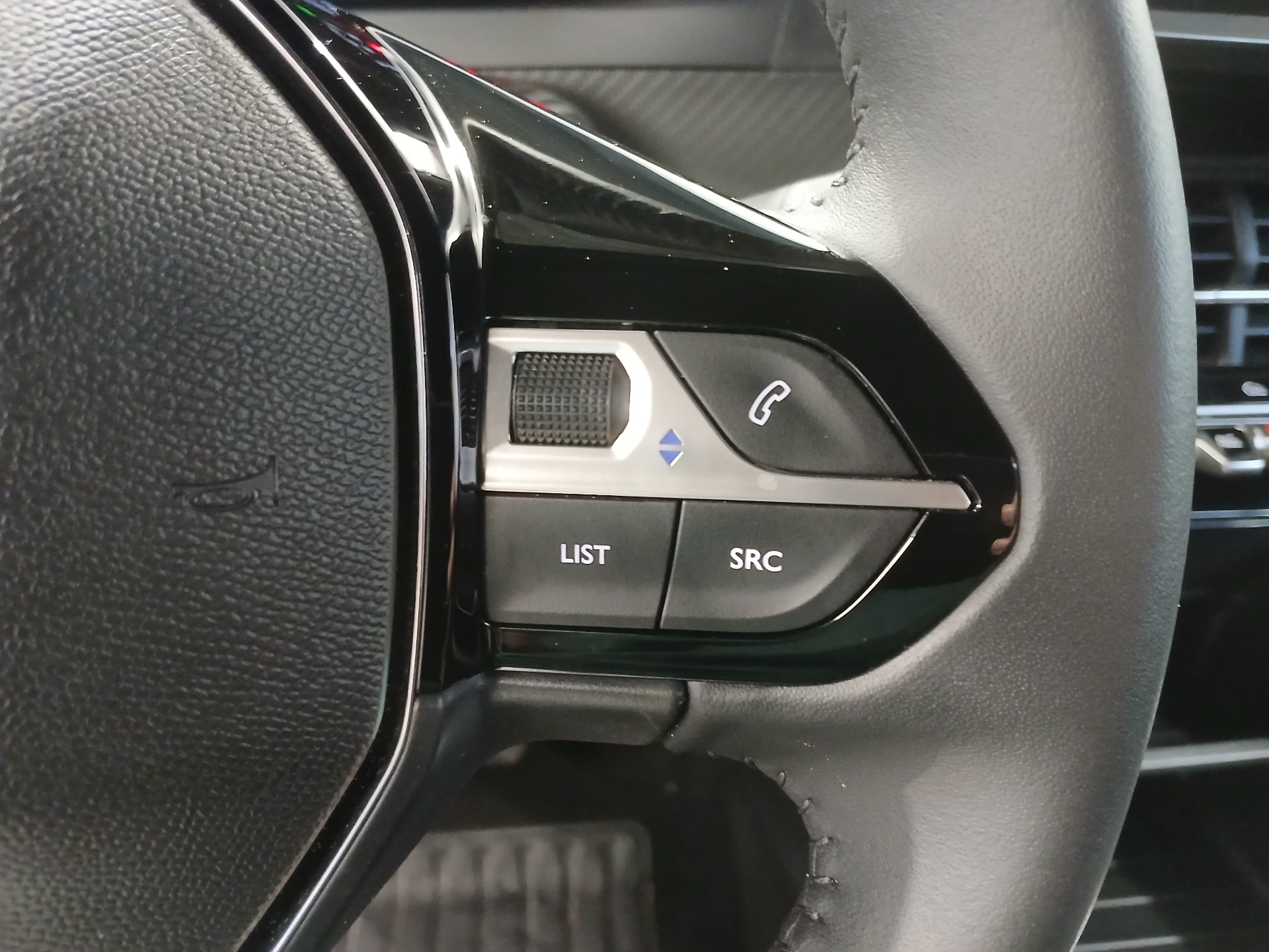 PEUGEOT 2008 Style 100 ch BVM6