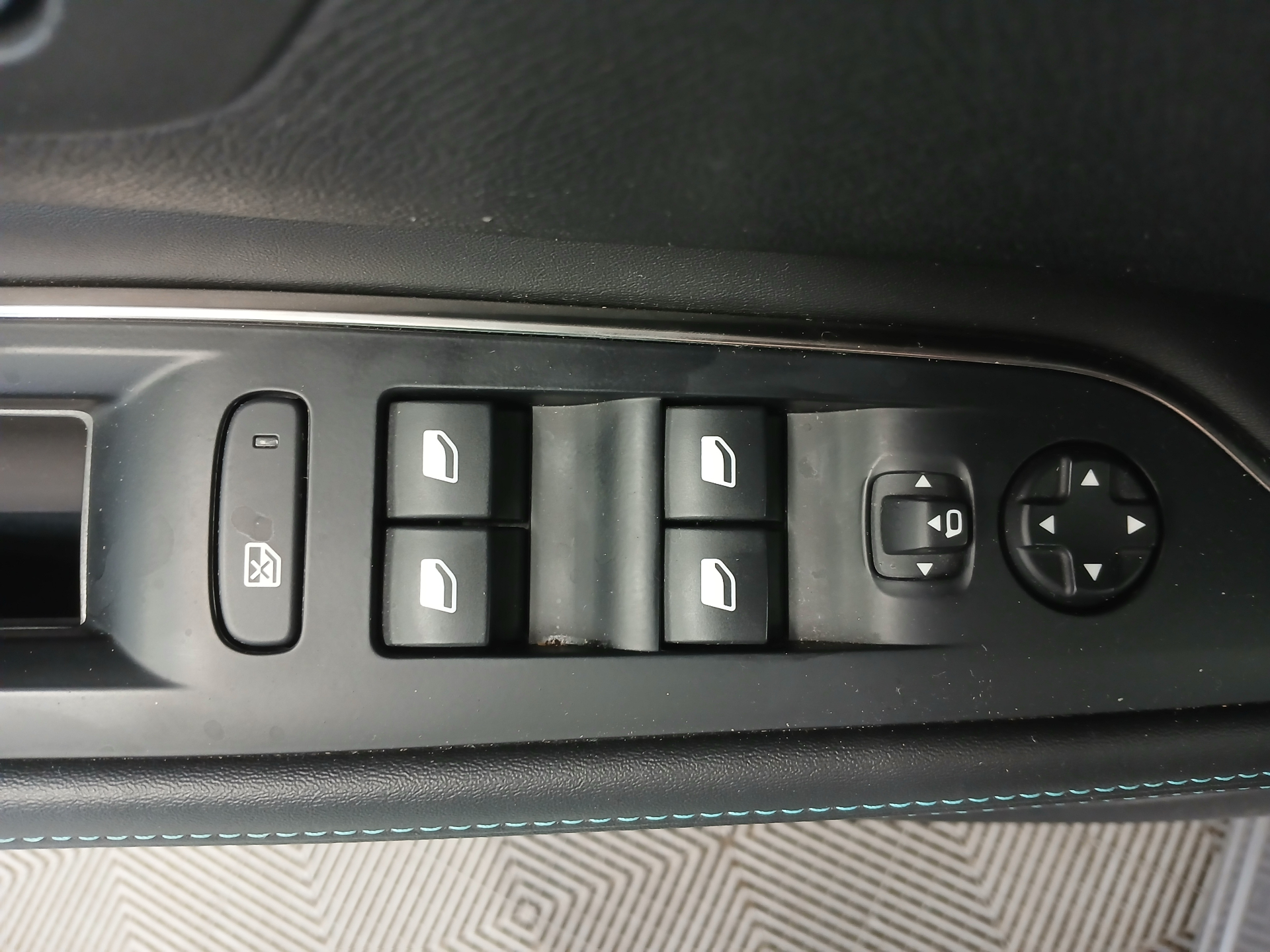 PEUGEOT 5008 ALLURE PACK BLUEHDI 130 S&S EAT8