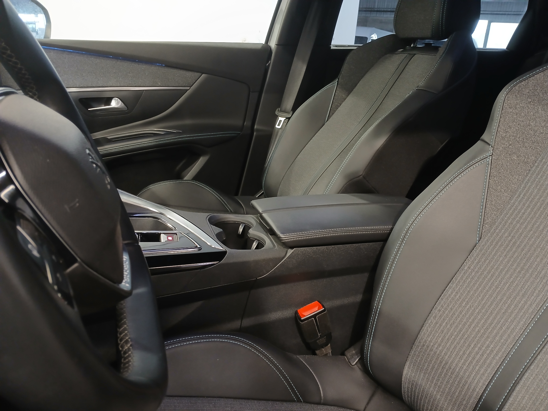 PEUGEOT 5008 ALLURE PACK BLUEHDI 130 S&S EAT8