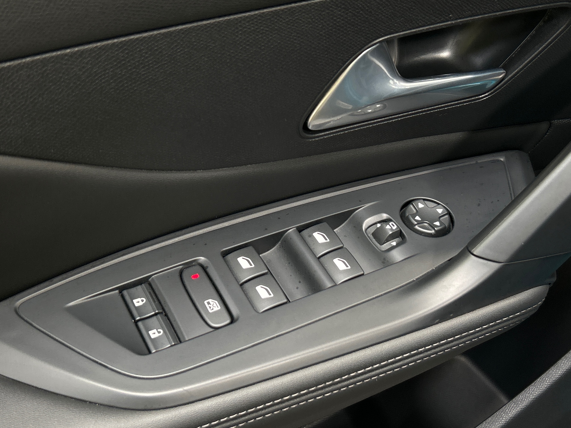 PEUGEOT 408 Allure Hybrid 145 ch e-DCS6