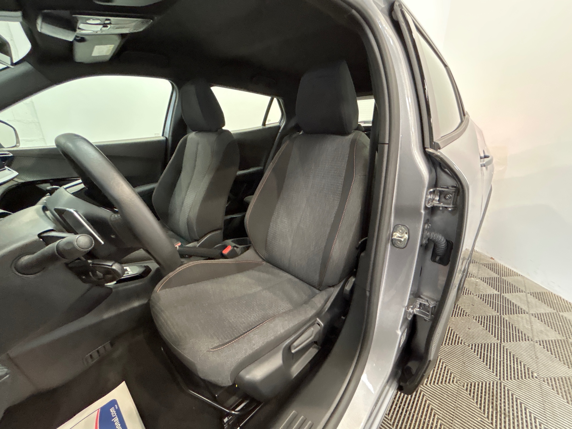 PEUGEOT 2008 Style Hybrid 145 ch e-DCS6