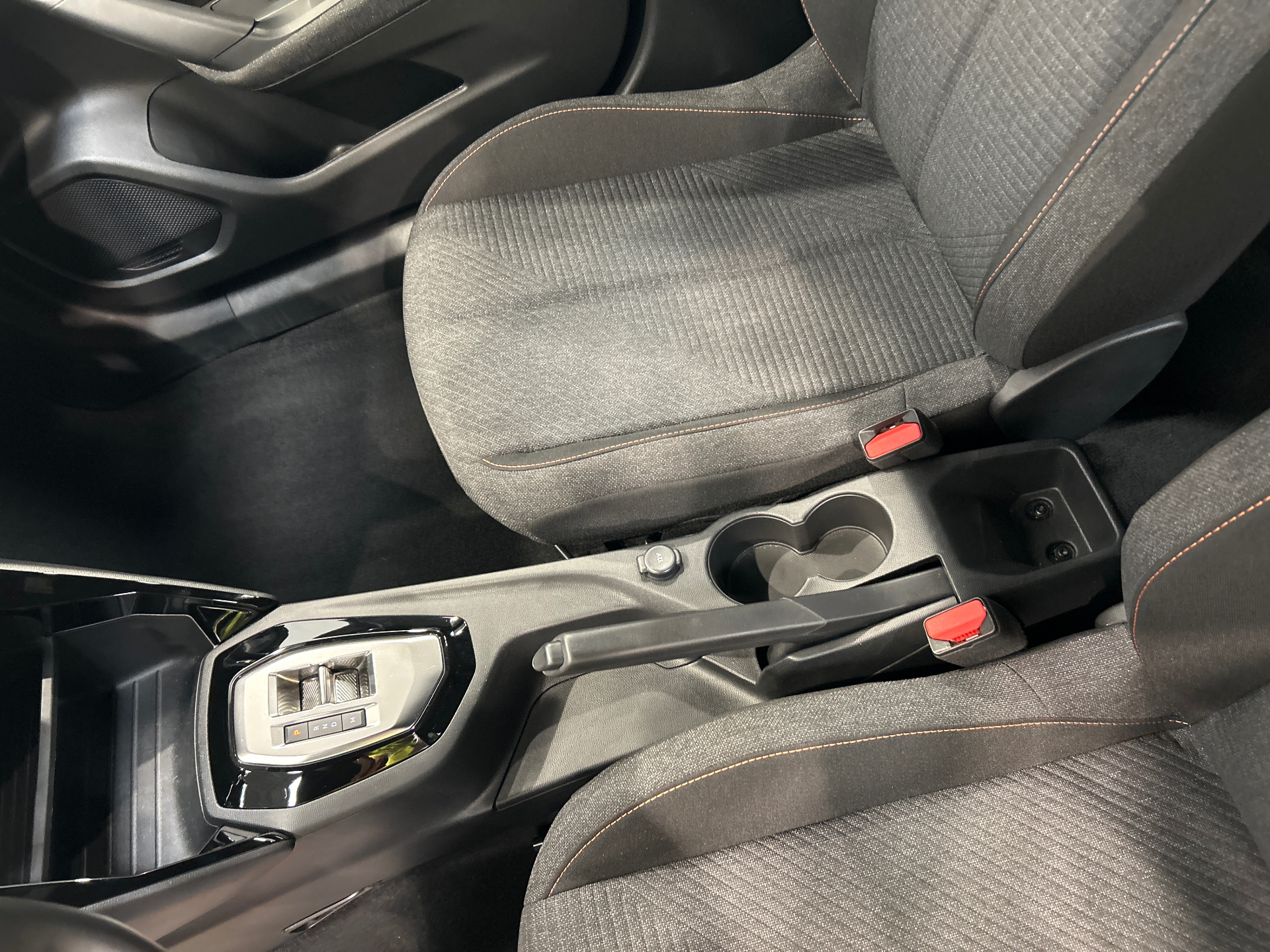 PEUGEOT 2008 Style Hybrid 145 ch e-DCS6