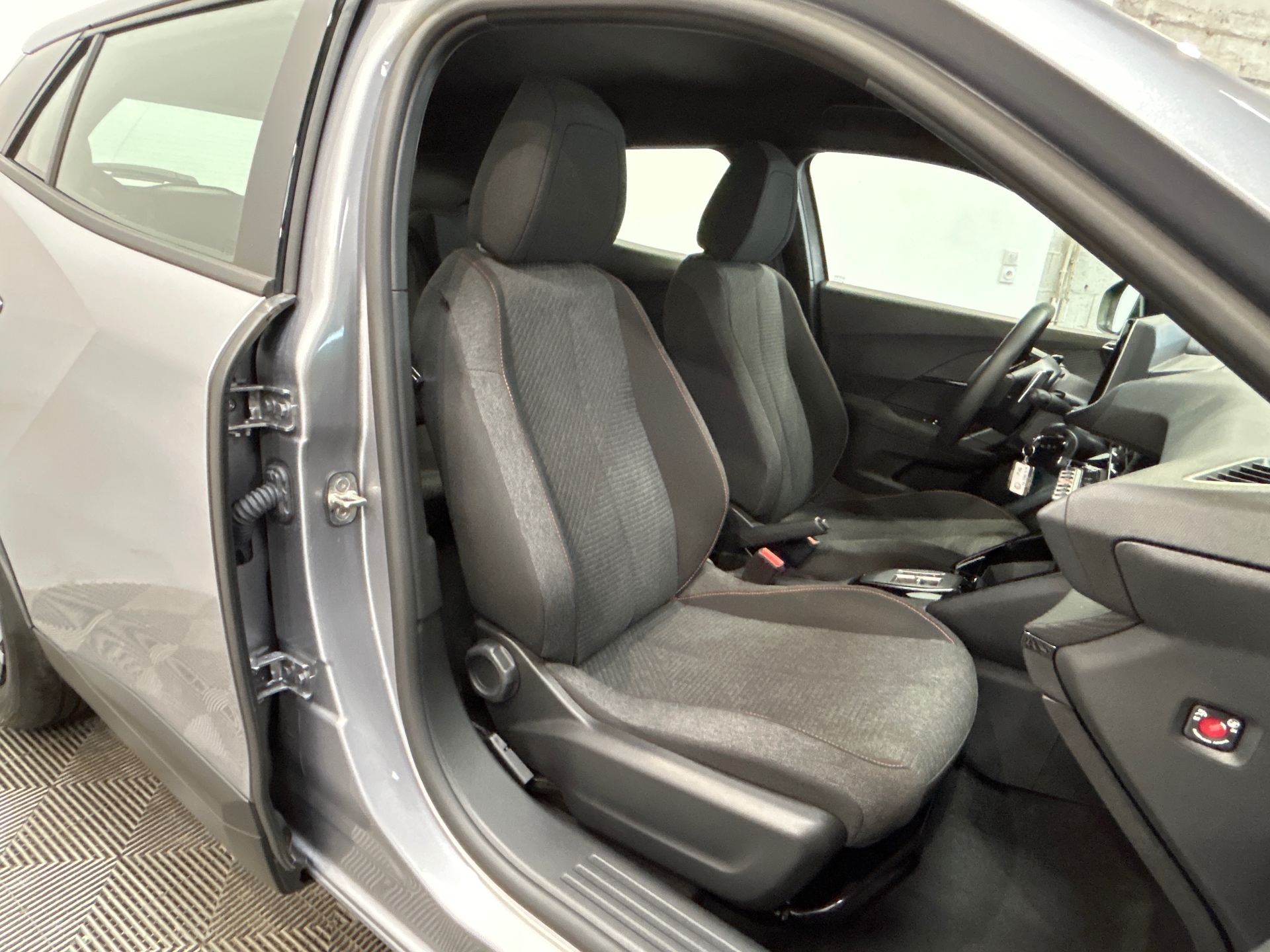 PEUGEOT 2008 Style Hybrid 145 ch e-DCS6