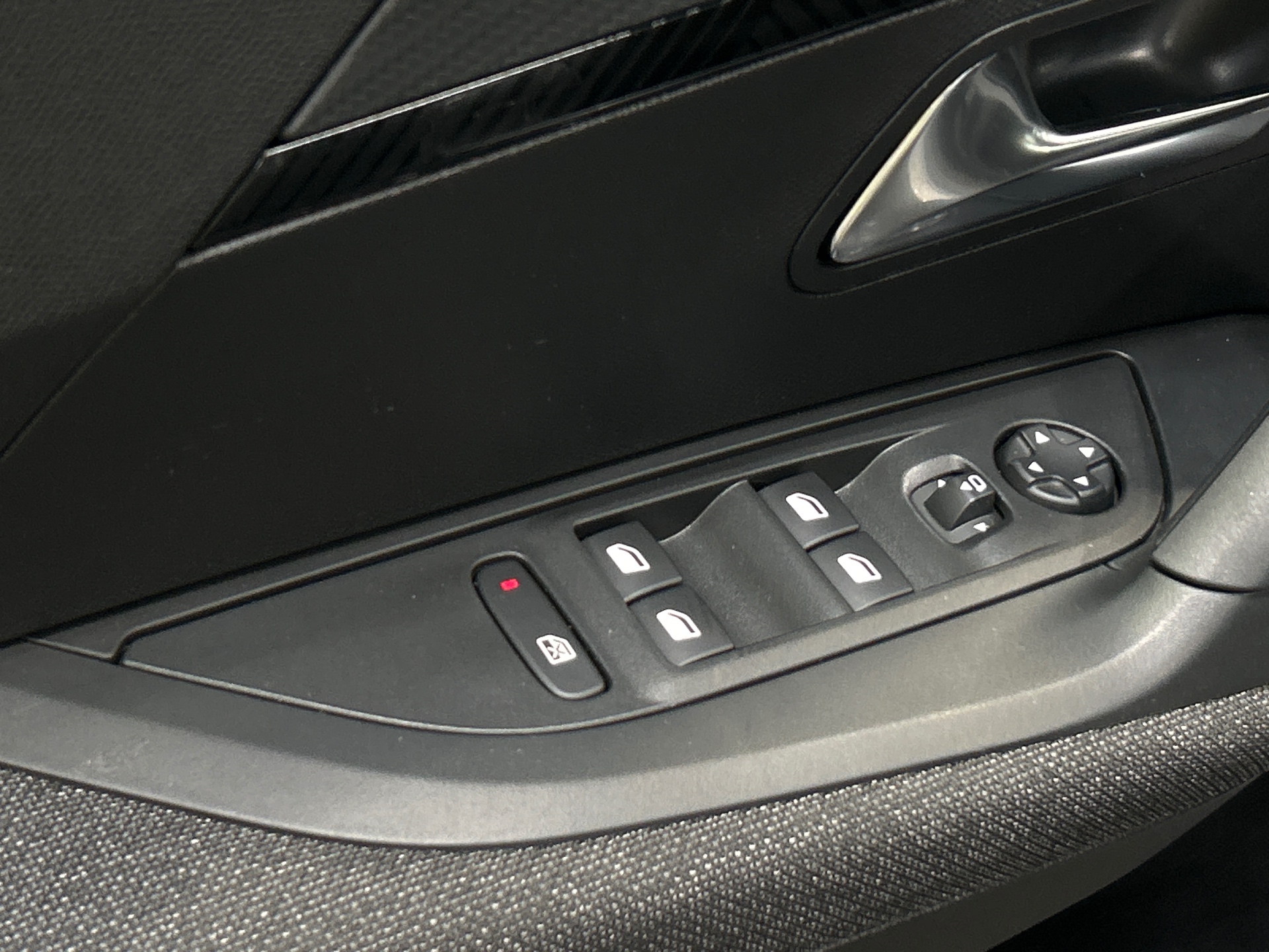 PEUGEOT 2008 Style Hybrid 145 ch e-DCS6