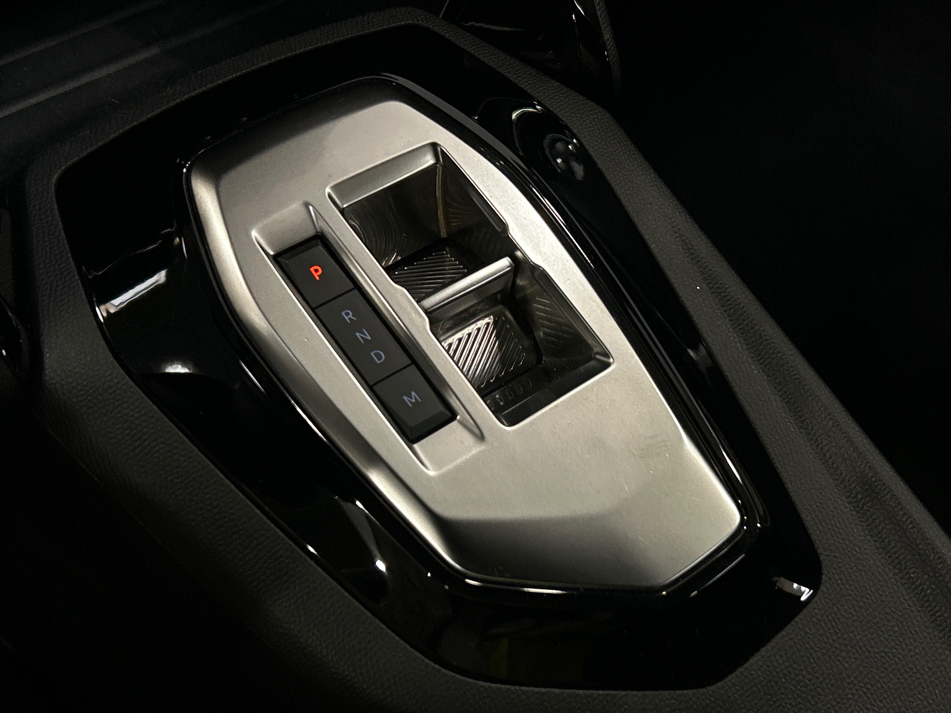 PEUGEOT 2008 Style Hybrid 145 ch e-DCS6