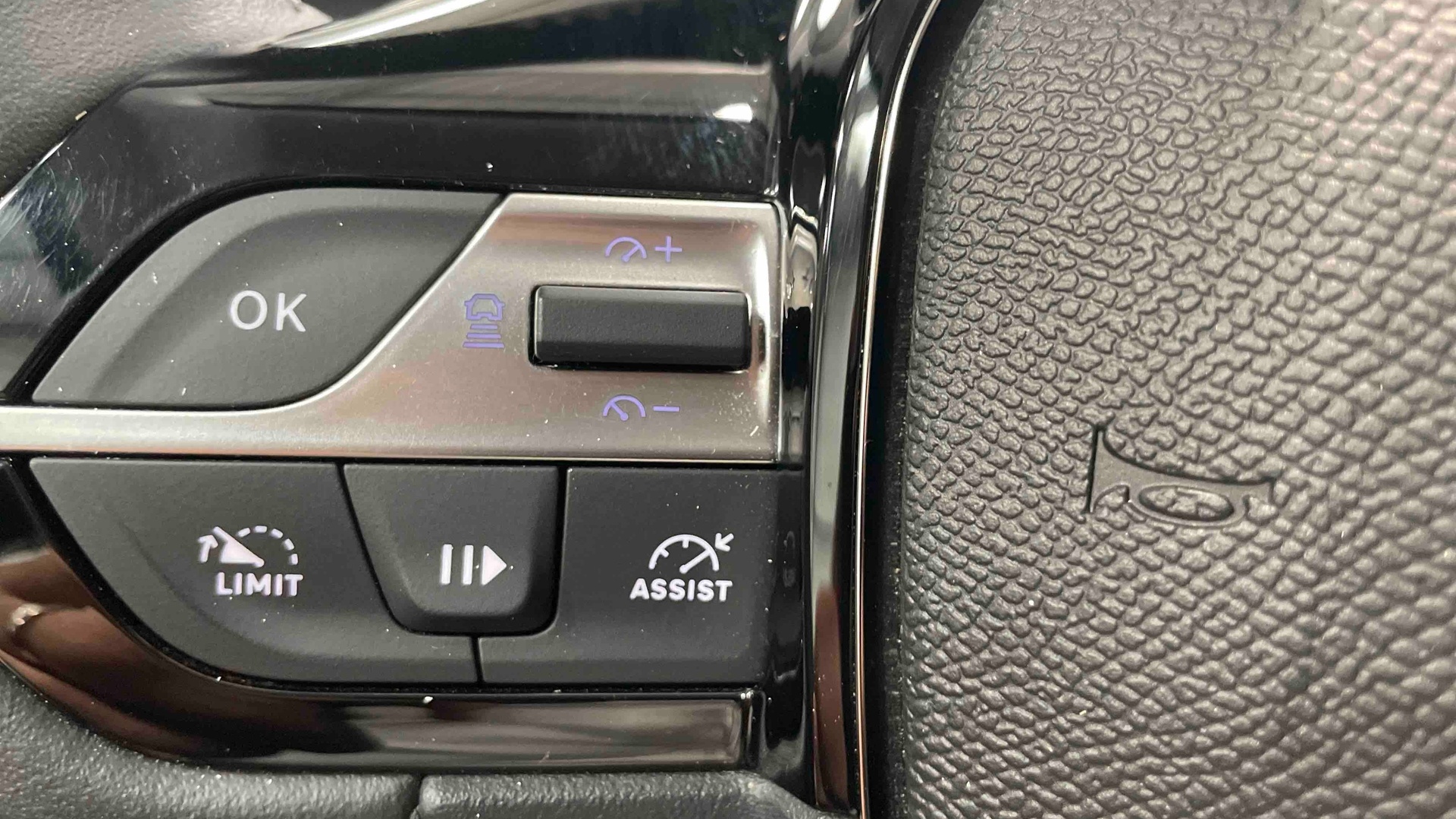 PEUGEOT 308 Allure Hybrid 145 ch e-DCS6