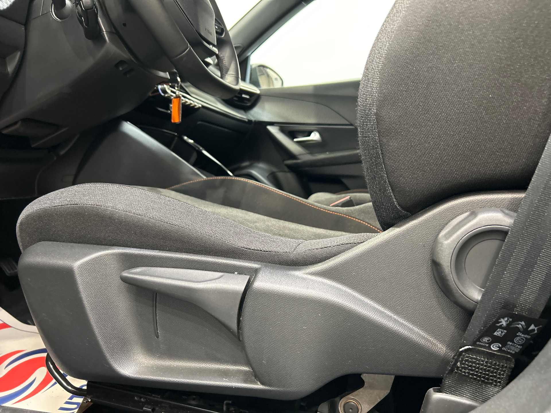 PEUGEOT 2008 Style Hybrid 145 ch e-DCS6