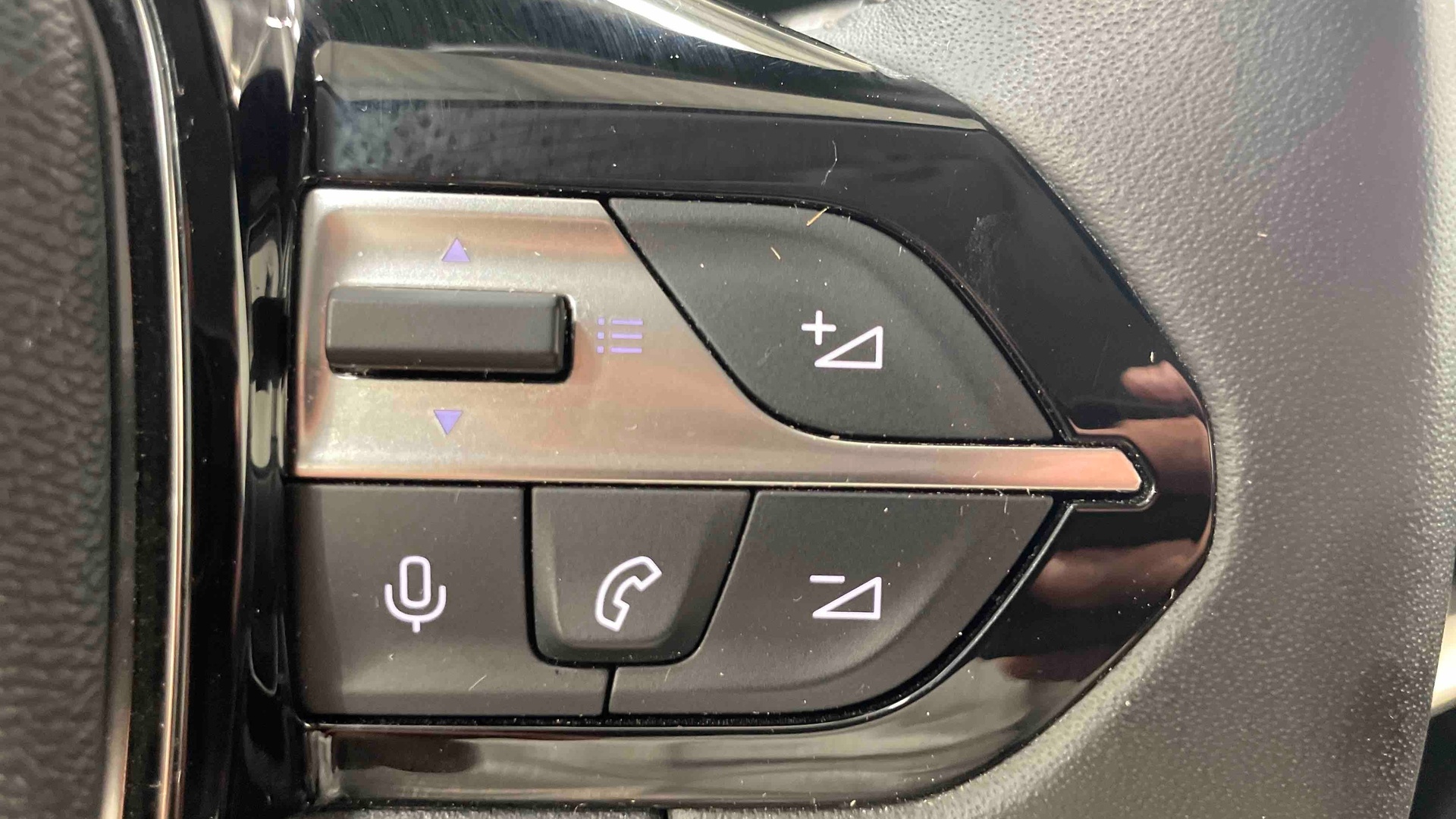 PEUGEOT 308 Allure Hybrid 145 ch e-DCS6