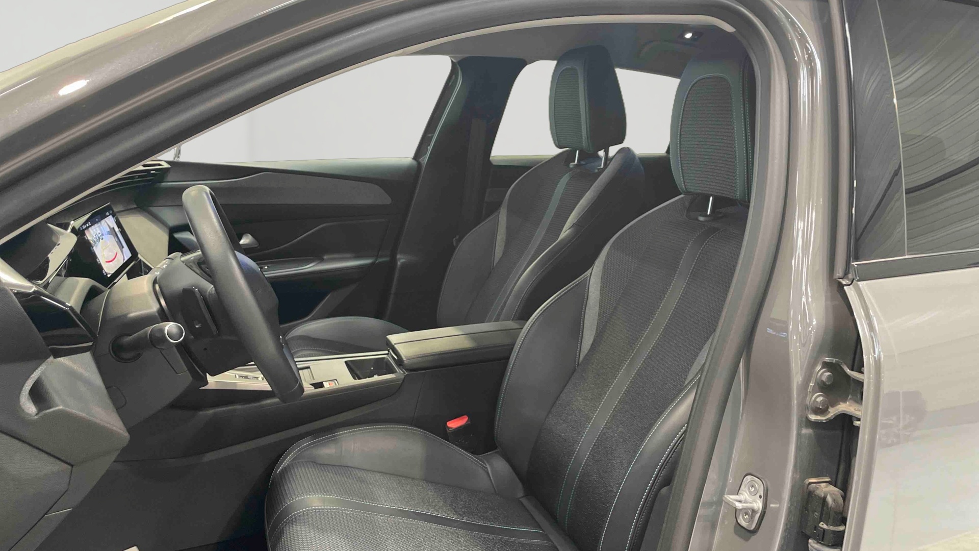 PEUGEOT 308 Allure Hybrid 145 ch e-DCS6