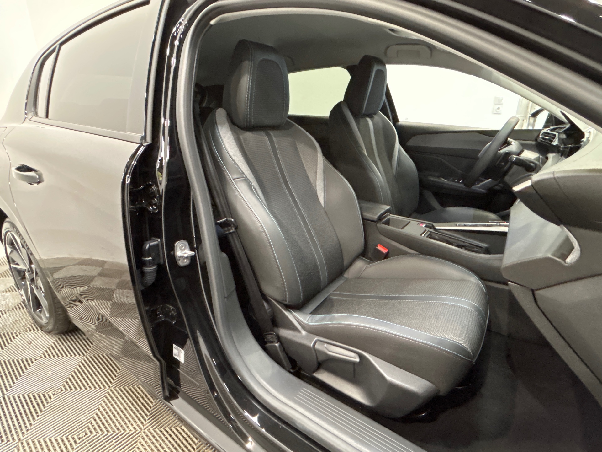 PEUGEOT 308 Allure BlueHDI 130 ch S&S EAT8