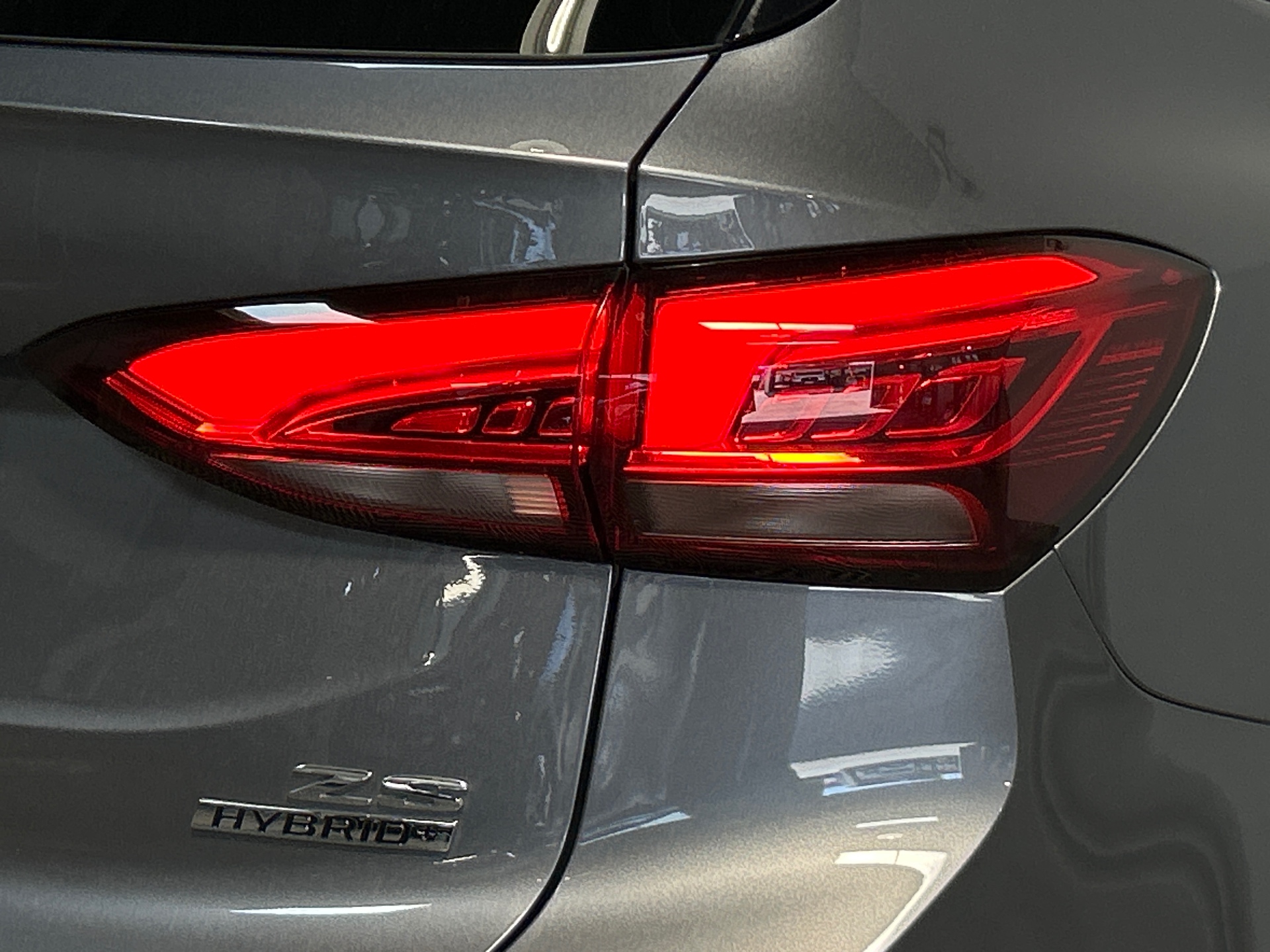 MG ZS 1.5 L Hybrid+ 197 ch Luxury