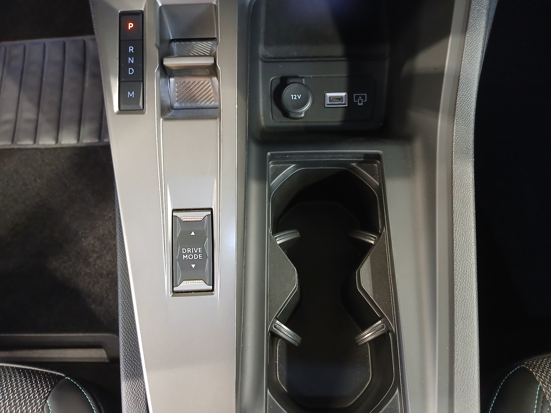 PEUGEOT 308 Allure Hybrid 145 ch e-DCS6
