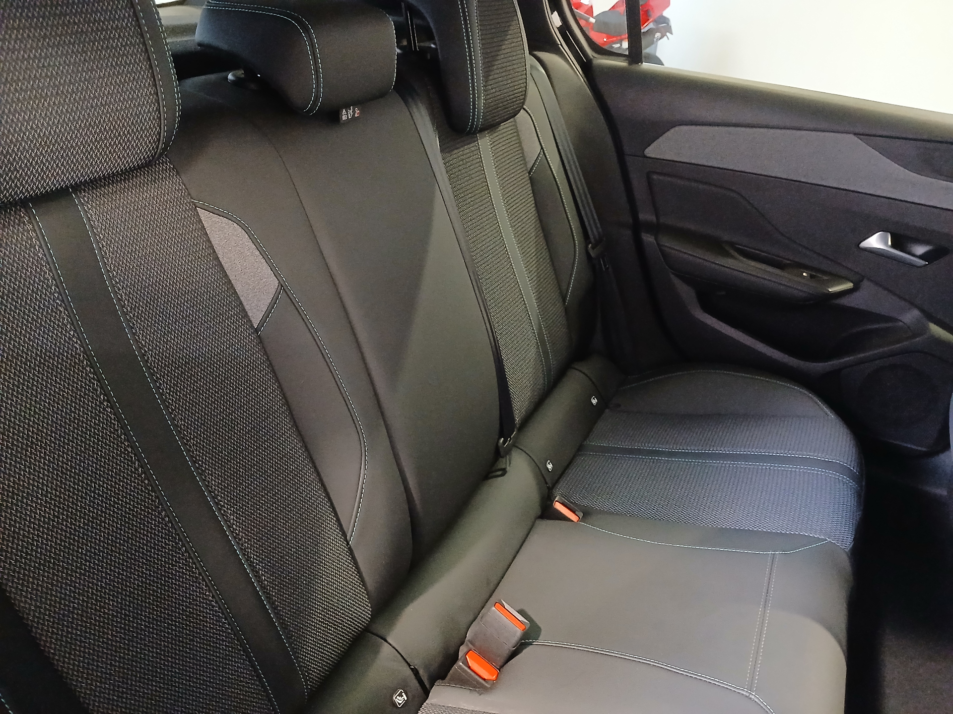 PEUGEOT 308 Allure Hybrid 145 ch e-DCS6