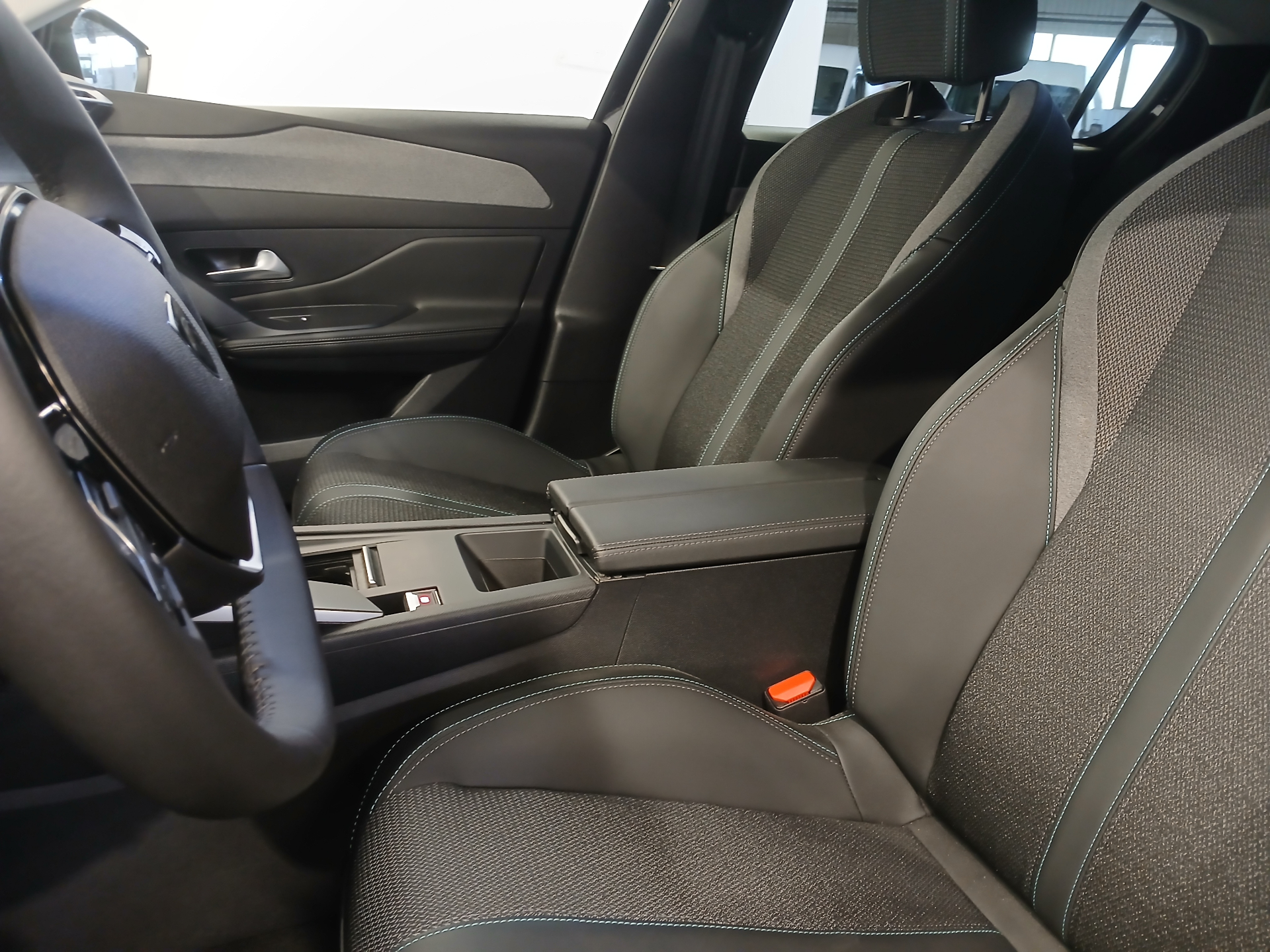 PEUGEOT 308 Allure Hybrid 145 ch e-DCS6