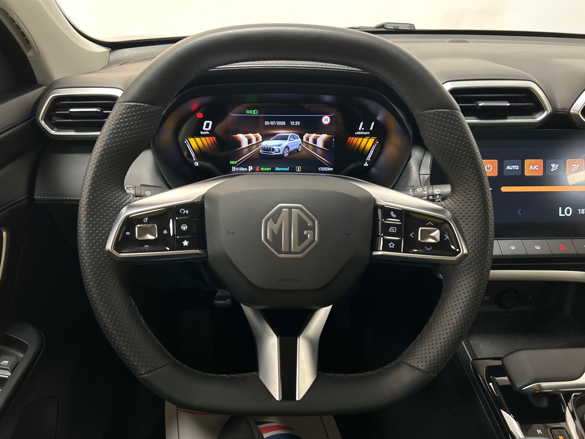 MG ZS 1.5 L Hybrid+ 197 ch Luxury