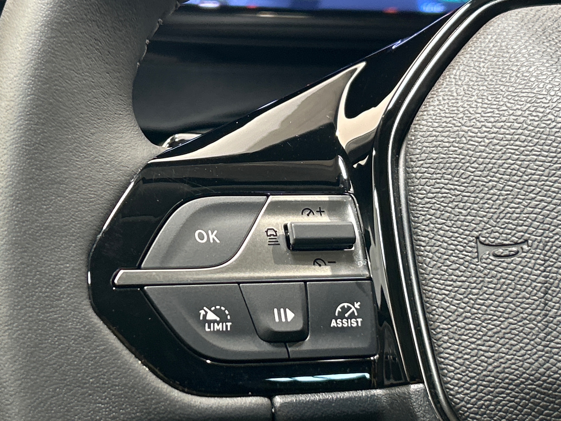 PEUGEOT 308 Allure Hybrid 145 ch e-DCS6