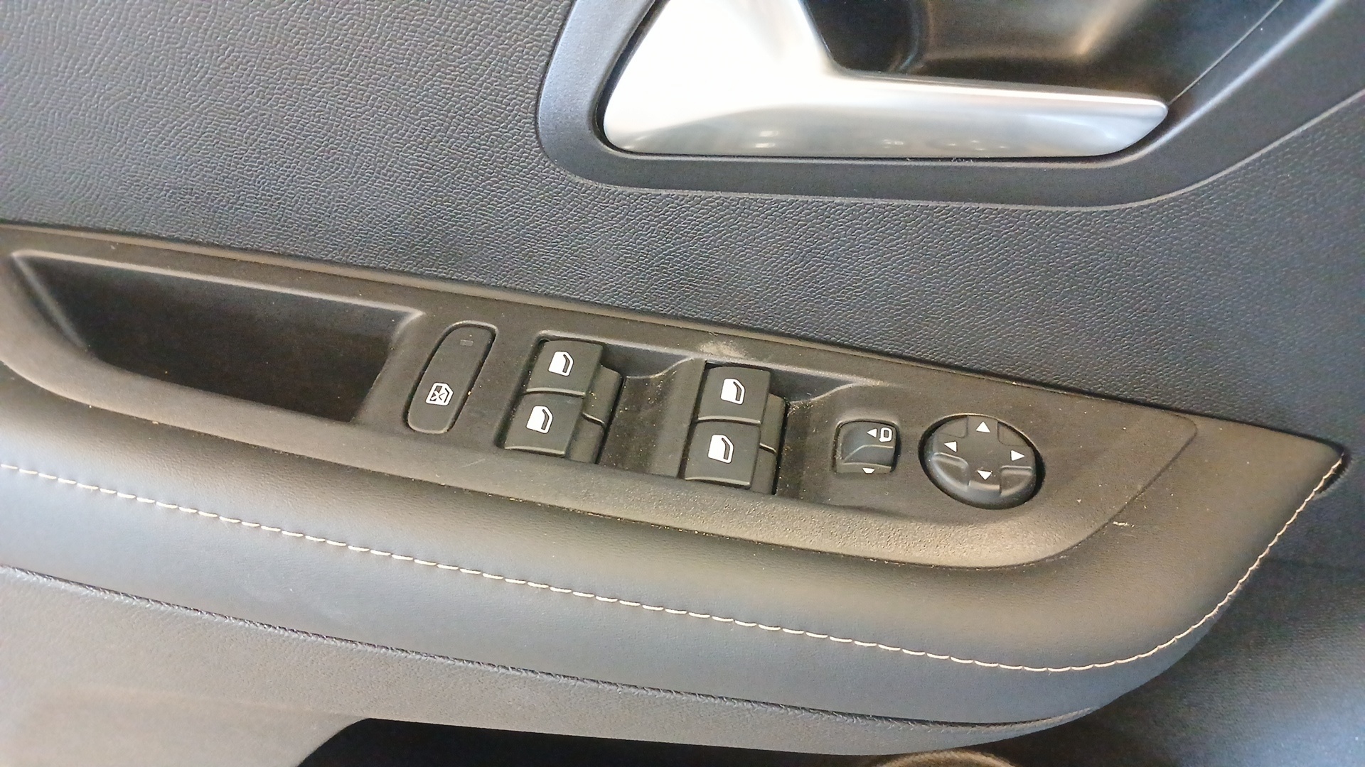 PEUGEOT 208 Allure 100 ch BVM6