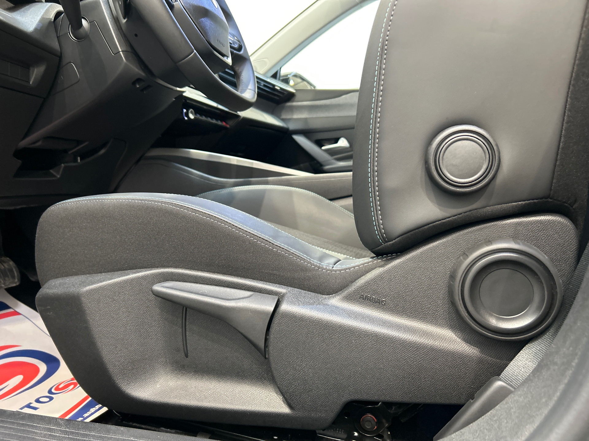 PEUGEOT 308 Allure Hybrid 145 ch e-DCS6
