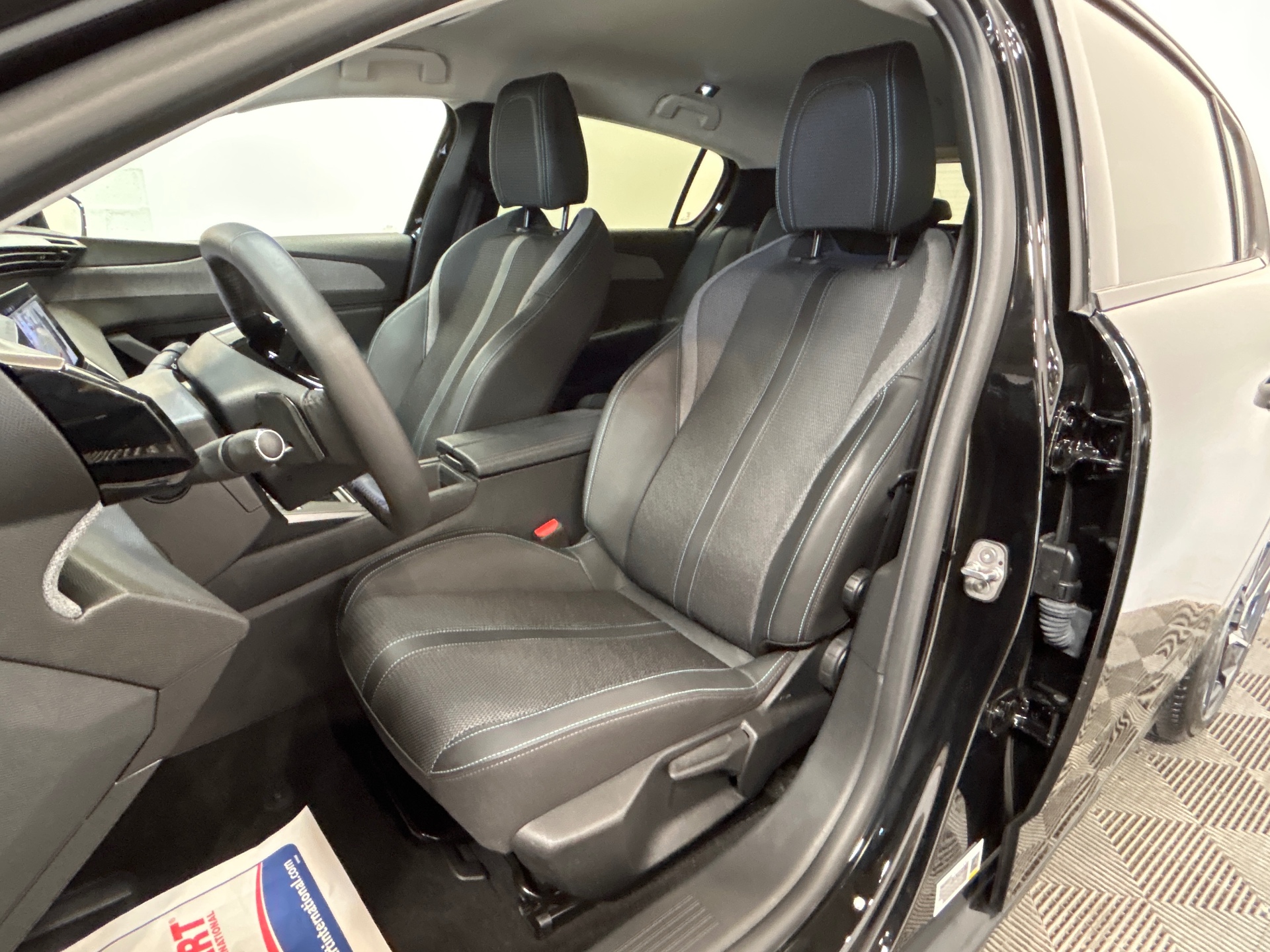 PEUGEOT 308 Allure Hybrid 145 ch e-DCS6