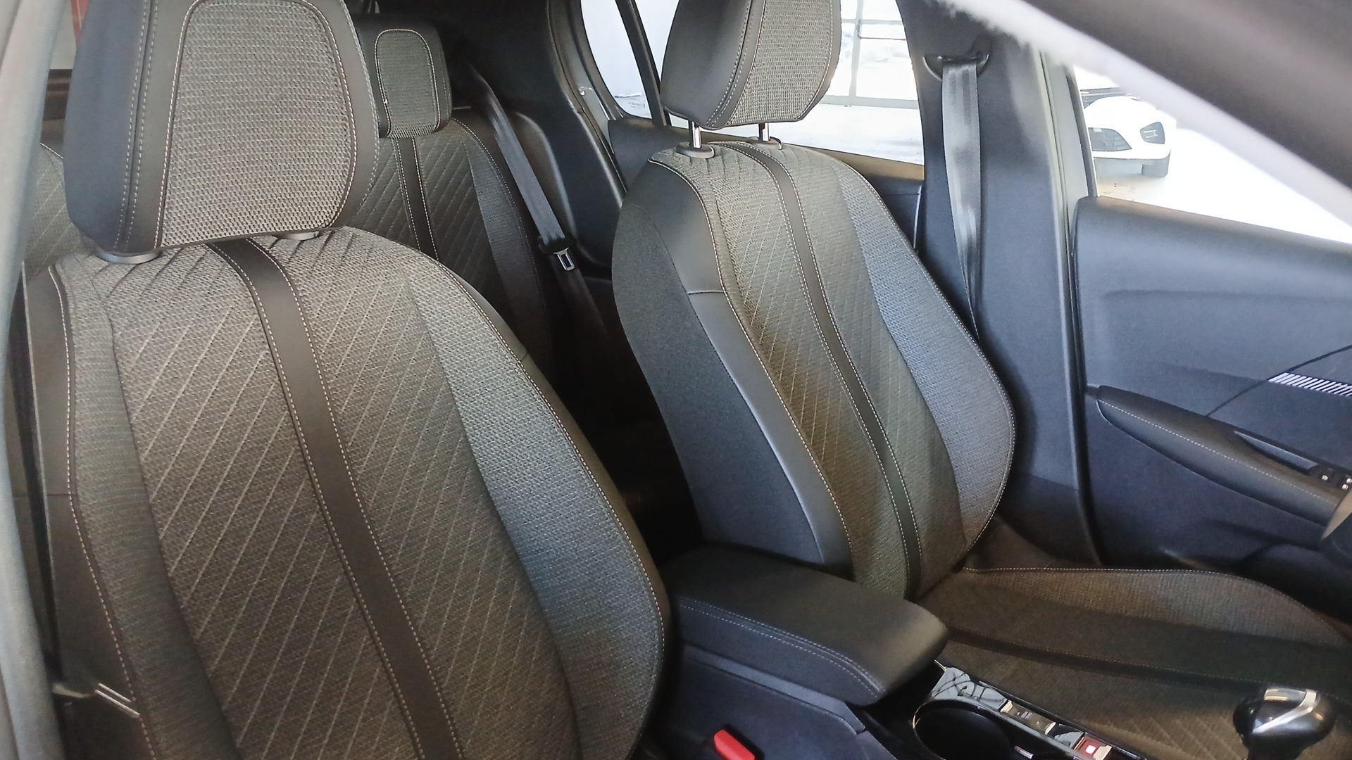PEUGEOT 208 Allure 100 ch BVM6