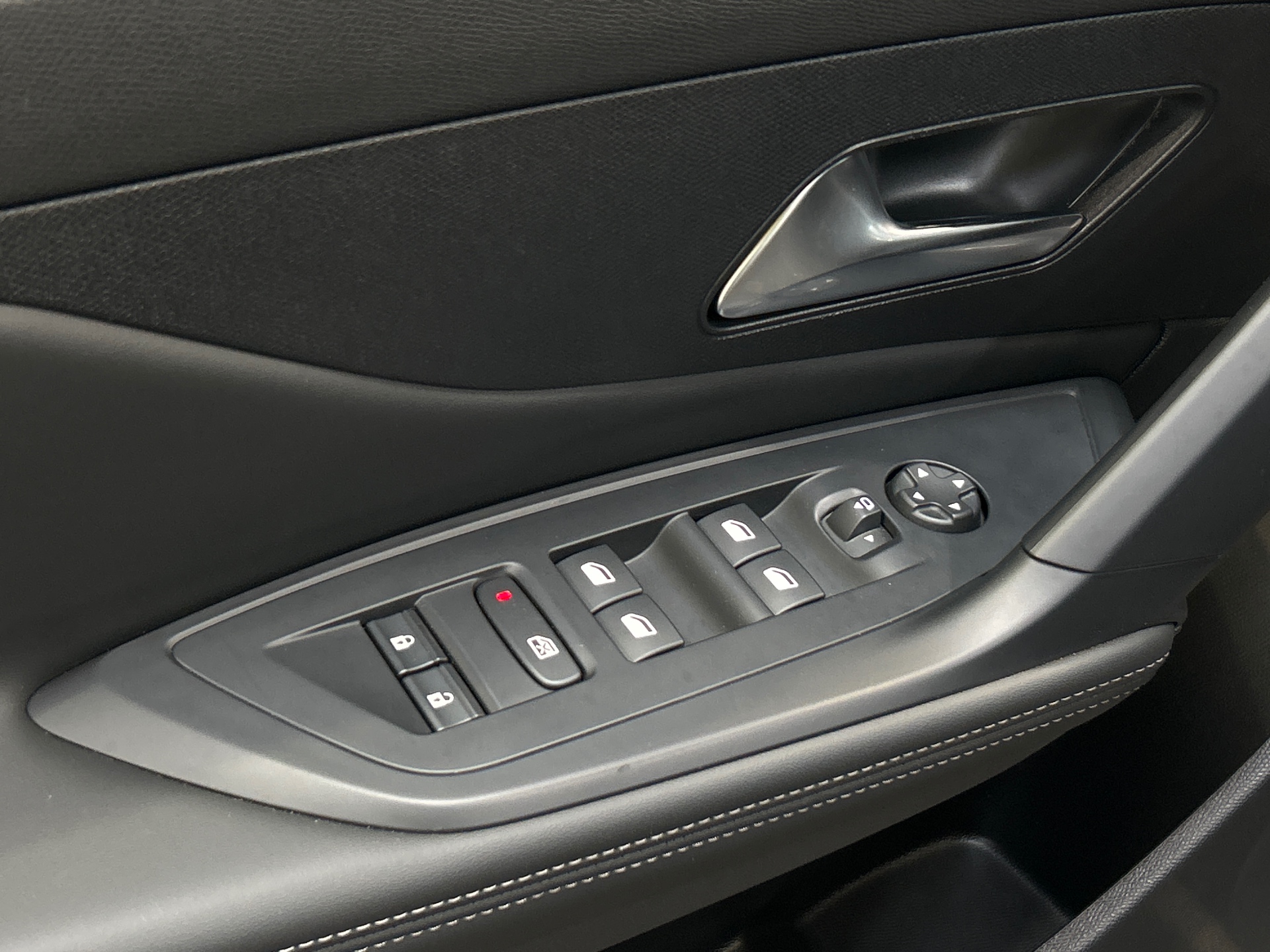 PEUGEOT 308 Allure Hybrid 145 ch e-DCS6