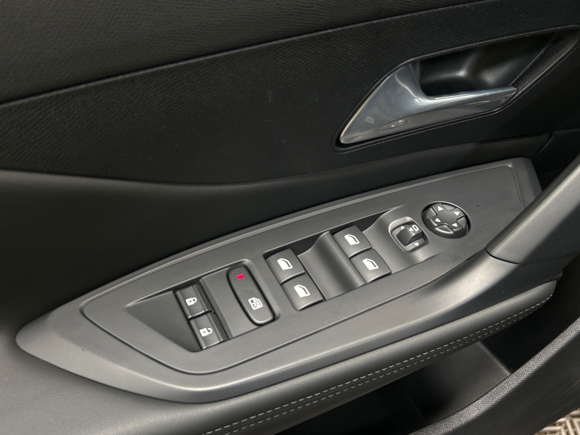 PEUGEOT 308 Allure Hybrid 145 ch e-DCS6