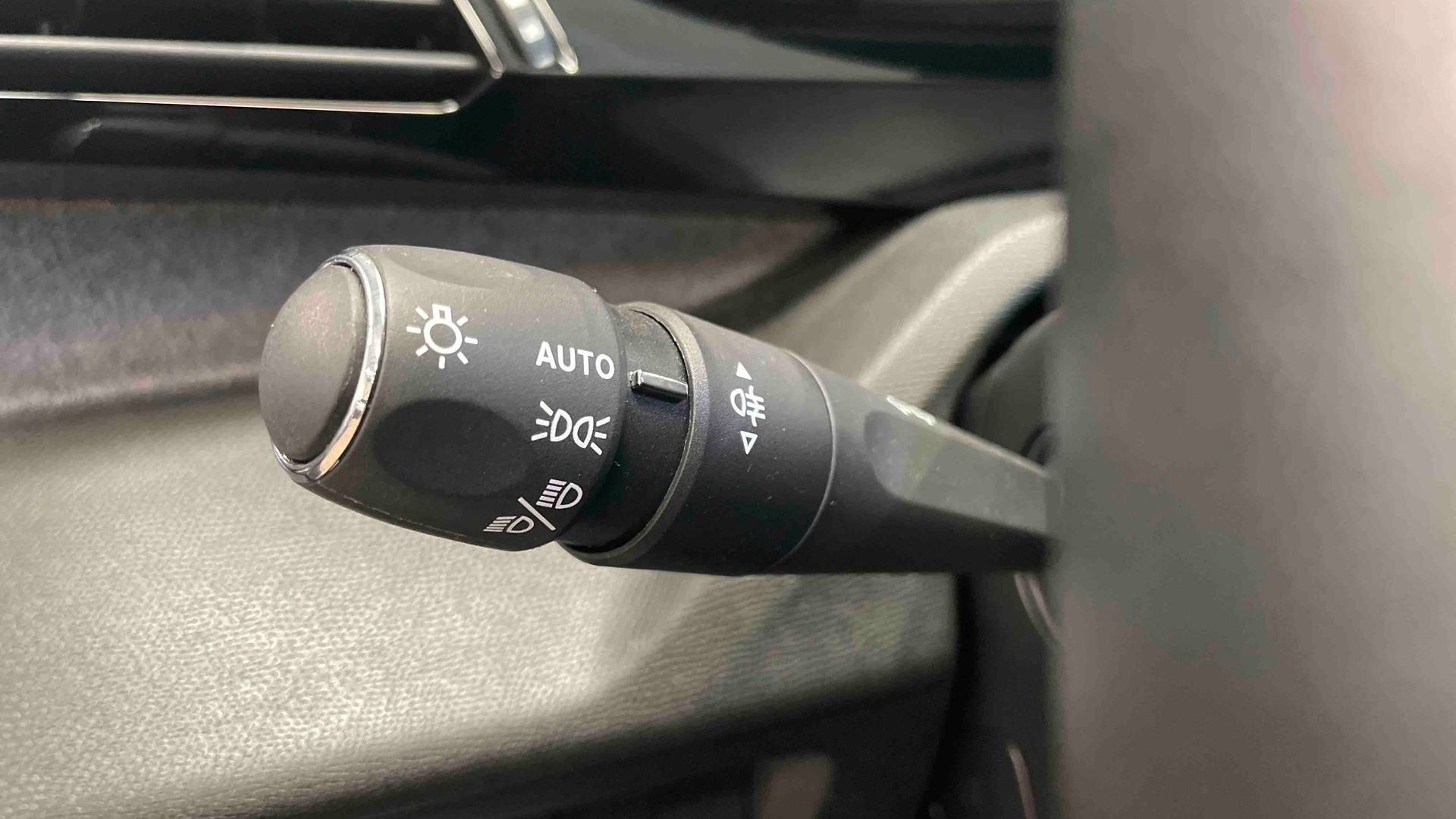 PEUGEOT 308 Allure Hybrid 145 ch e-DCS6