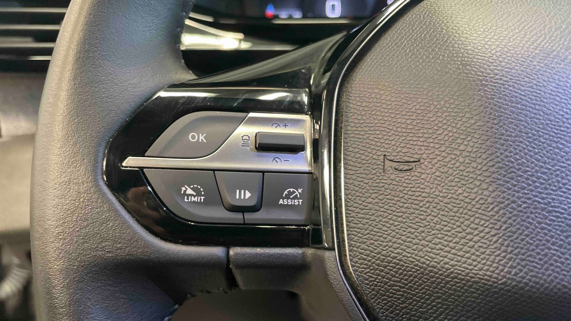 PEUGEOT 308 Allure Hybrid 145 ch e-DCS6