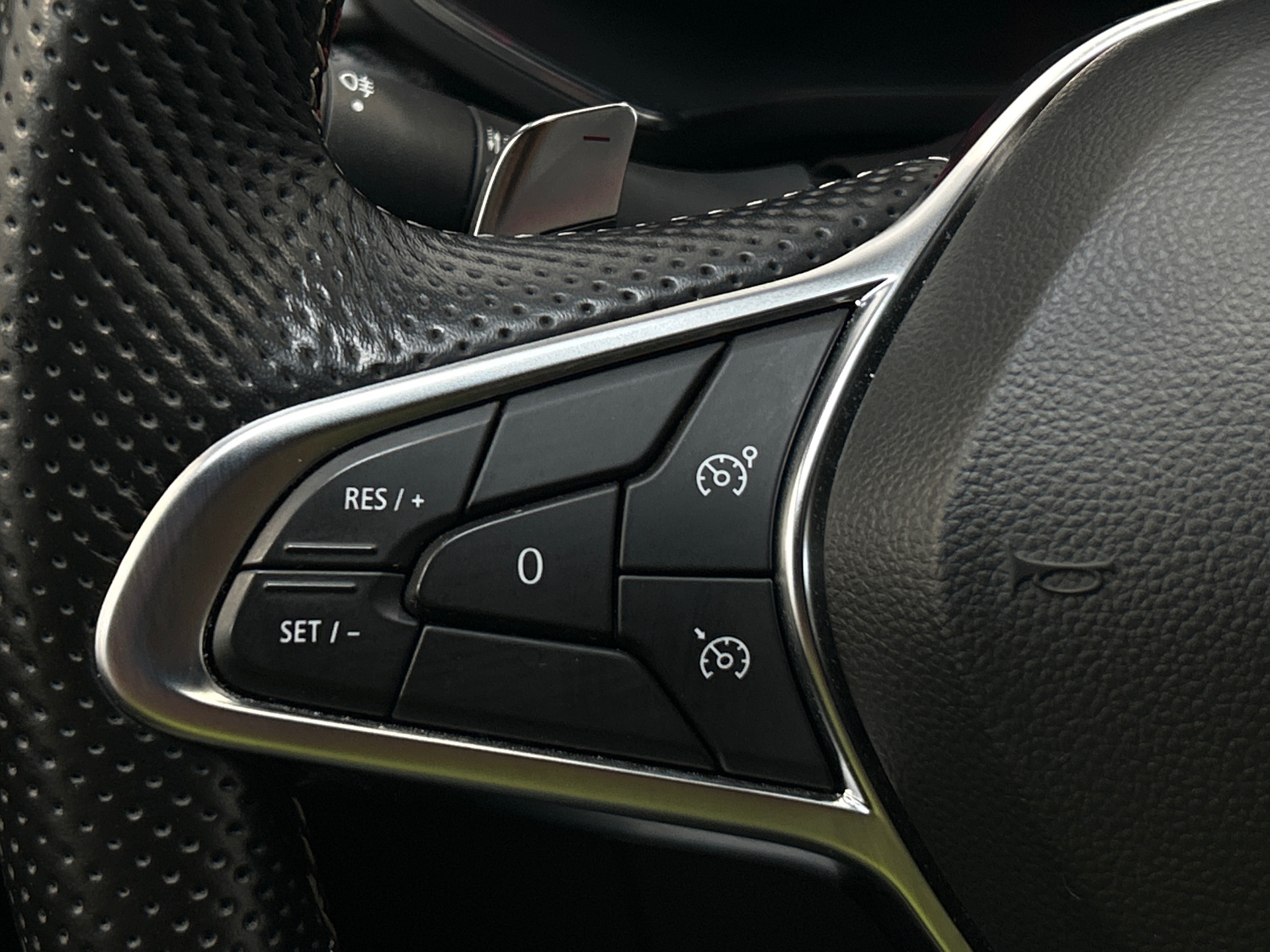 RENAULT CAPTUR R.S. line mild hybrid 160 EDC