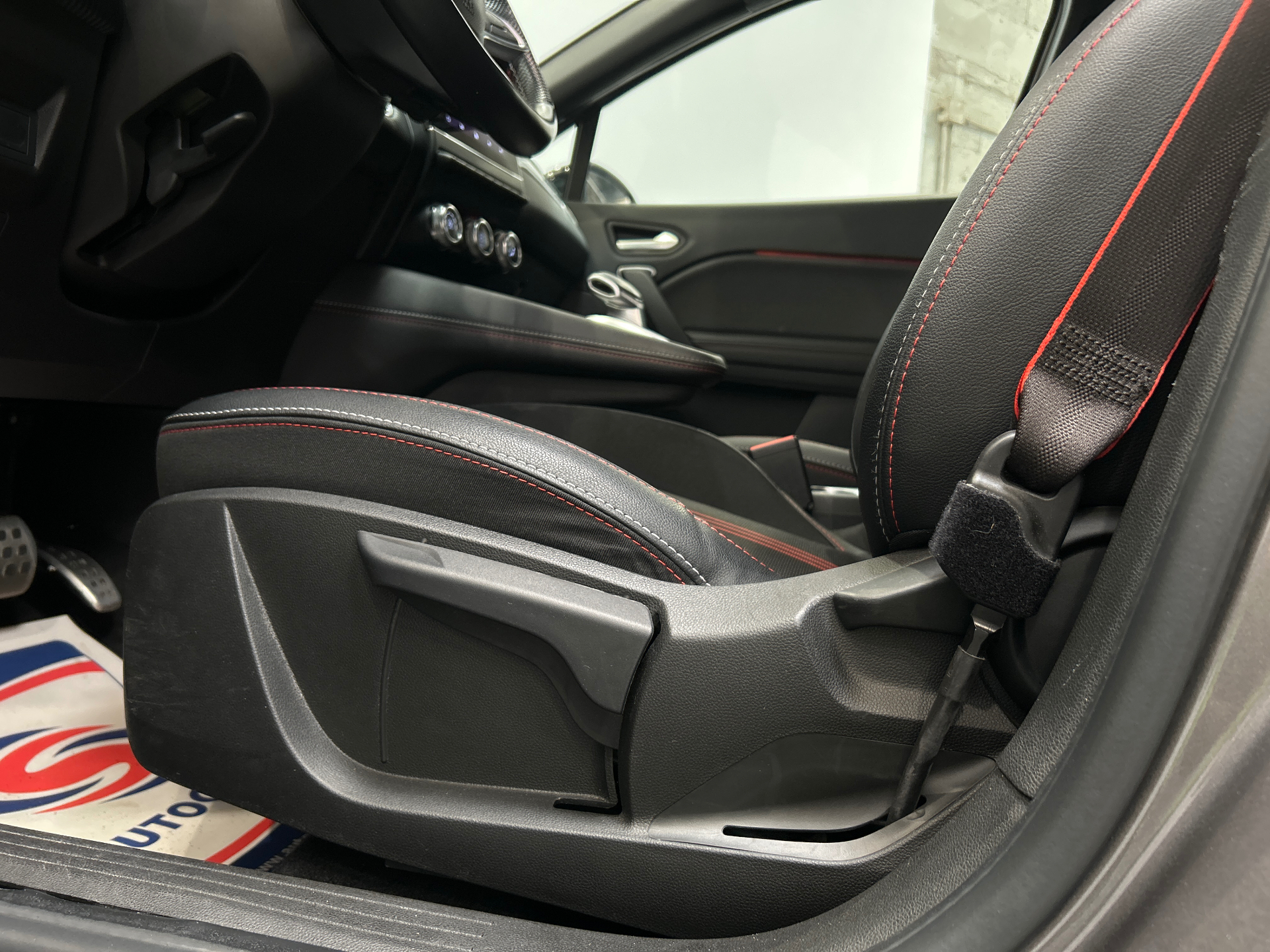 RENAULT CAPTUR R.S. line mild hybrid 160 EDC