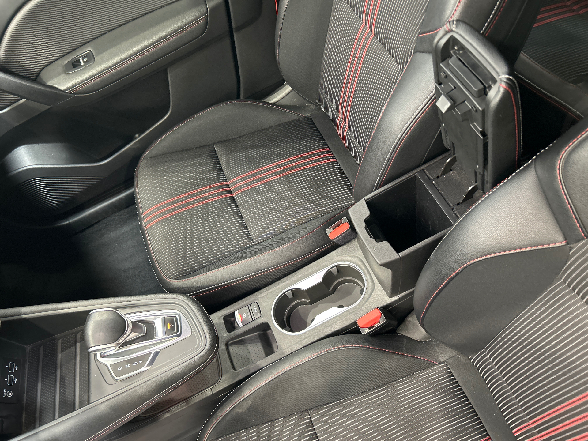 RENAULT CAPTUR R.S. line mild hybrid 160 EDC