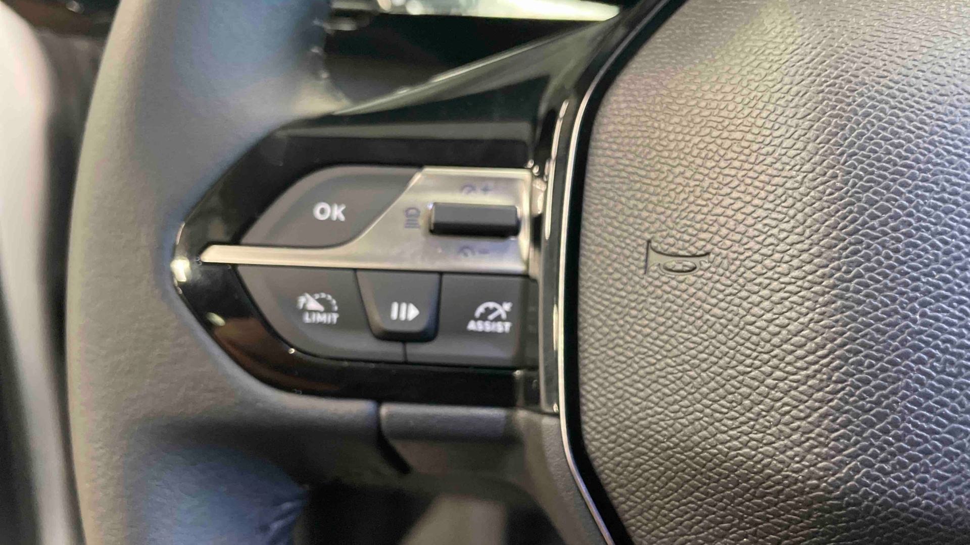 PEUGEOT 308 Allure Hybrid 145 ch e-DCS6