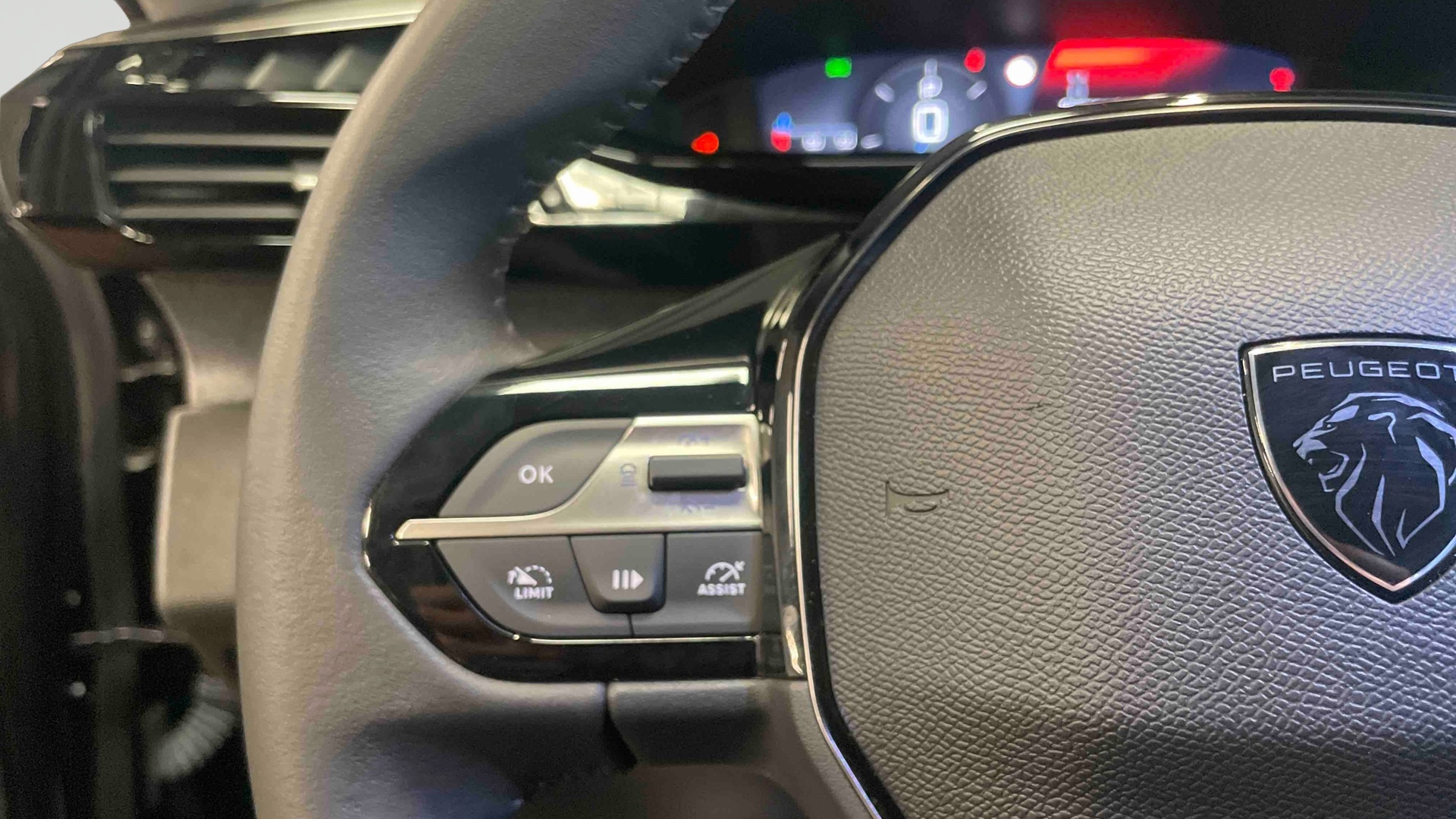 PEUGEOT 408 Allure Hybrid 145 ch e-DCS6